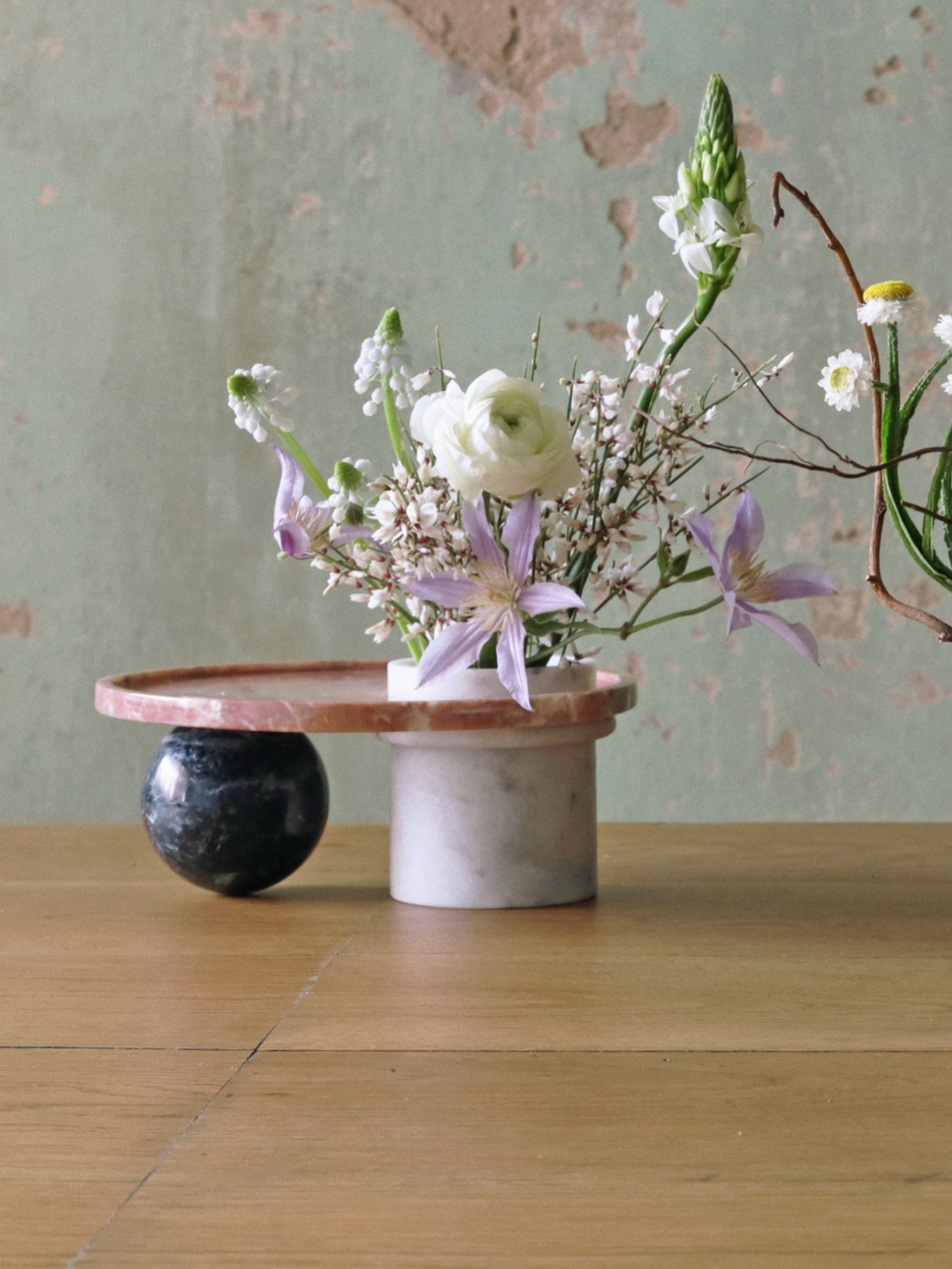 The Buri Vase - Tray in Pink