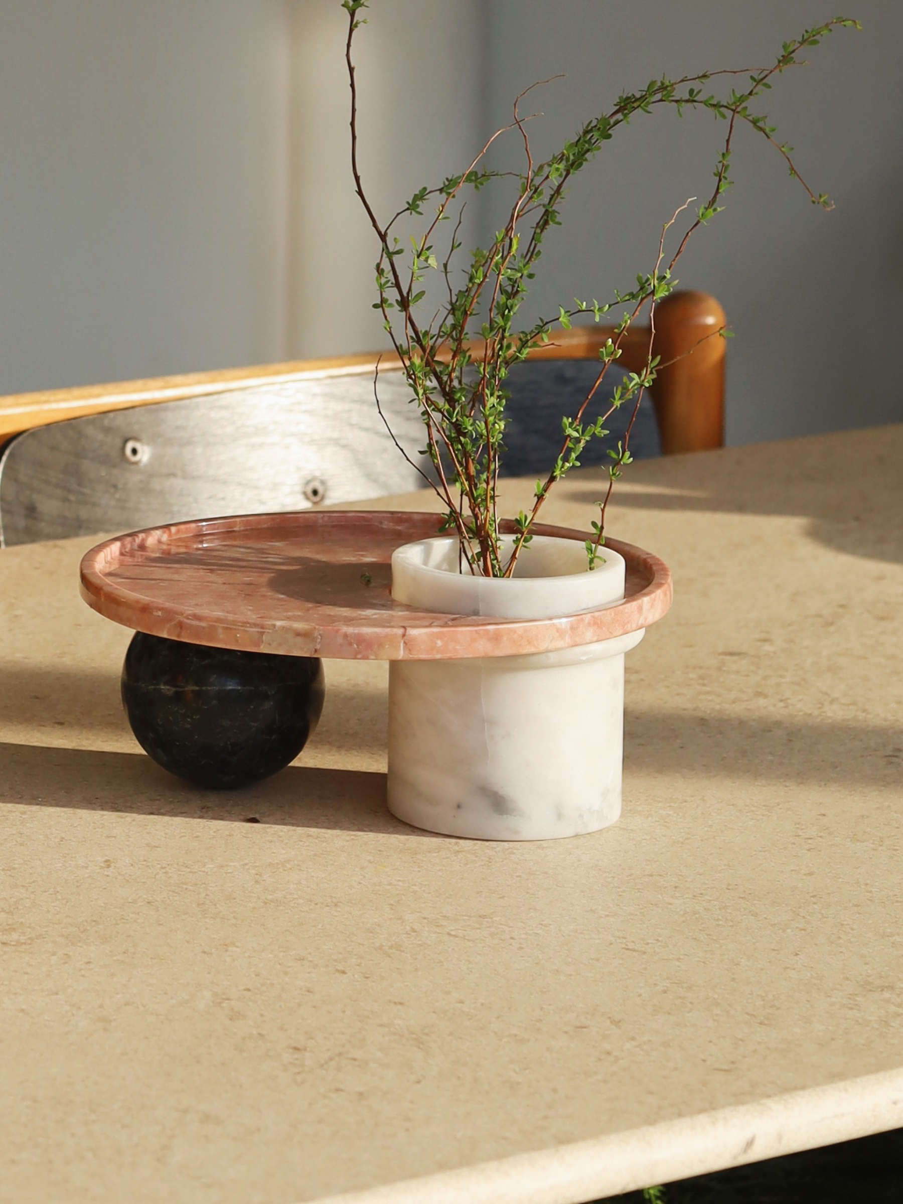 The Buri Vase - Tray in Carrara