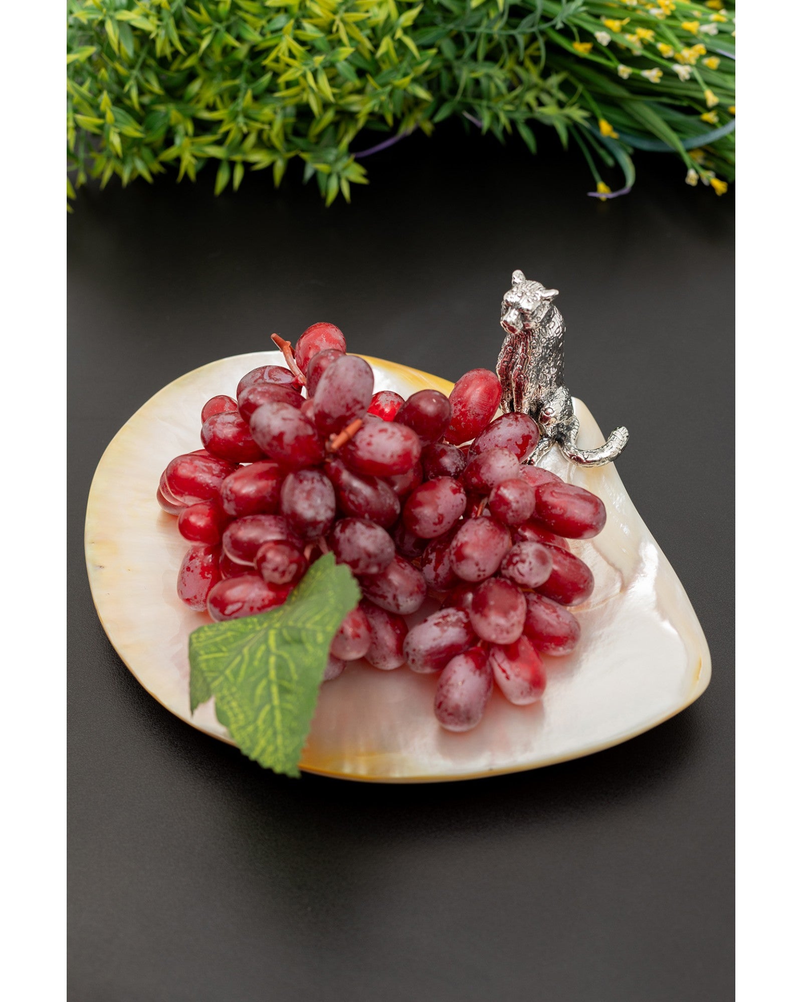 Mother of Pearl Plate with Silver Cheetah