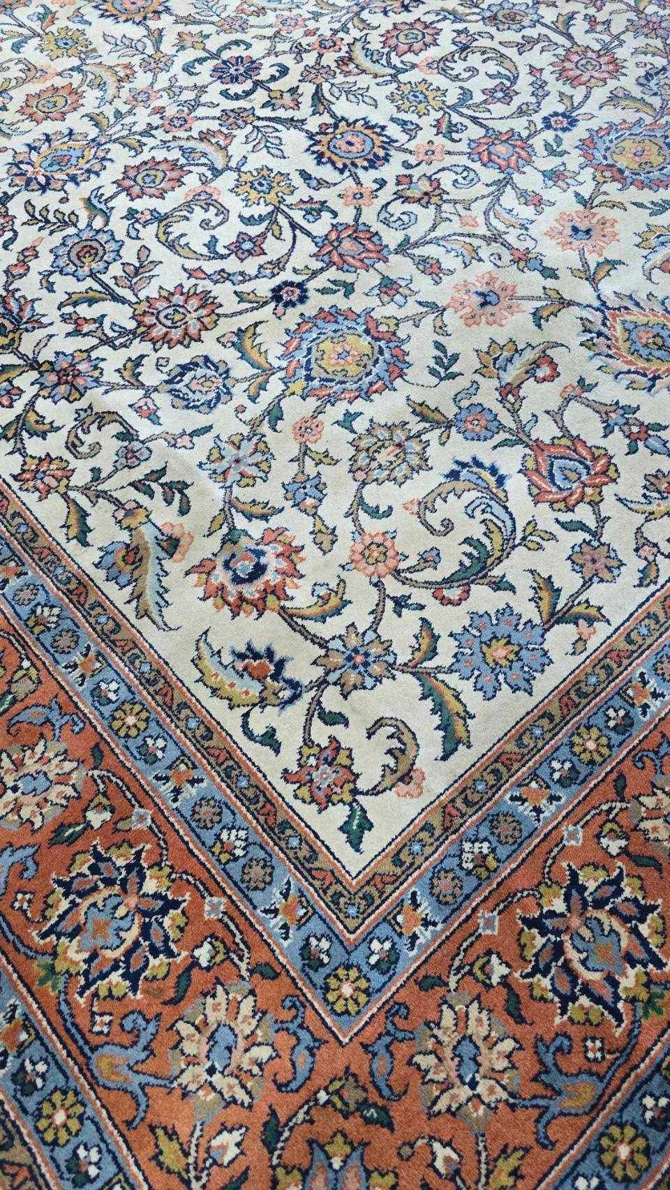 Belgian Ivory Floral Field Rug | 218 x 300 cm
