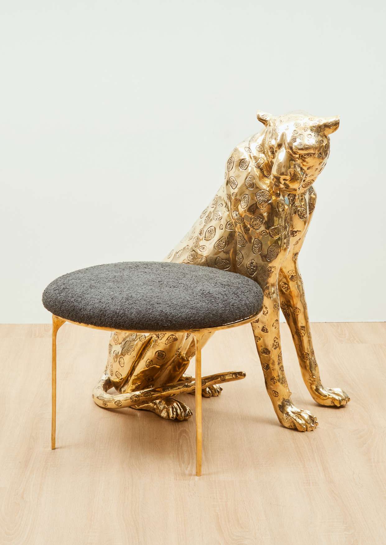 Leapardess M0246 - Surround Living - 2