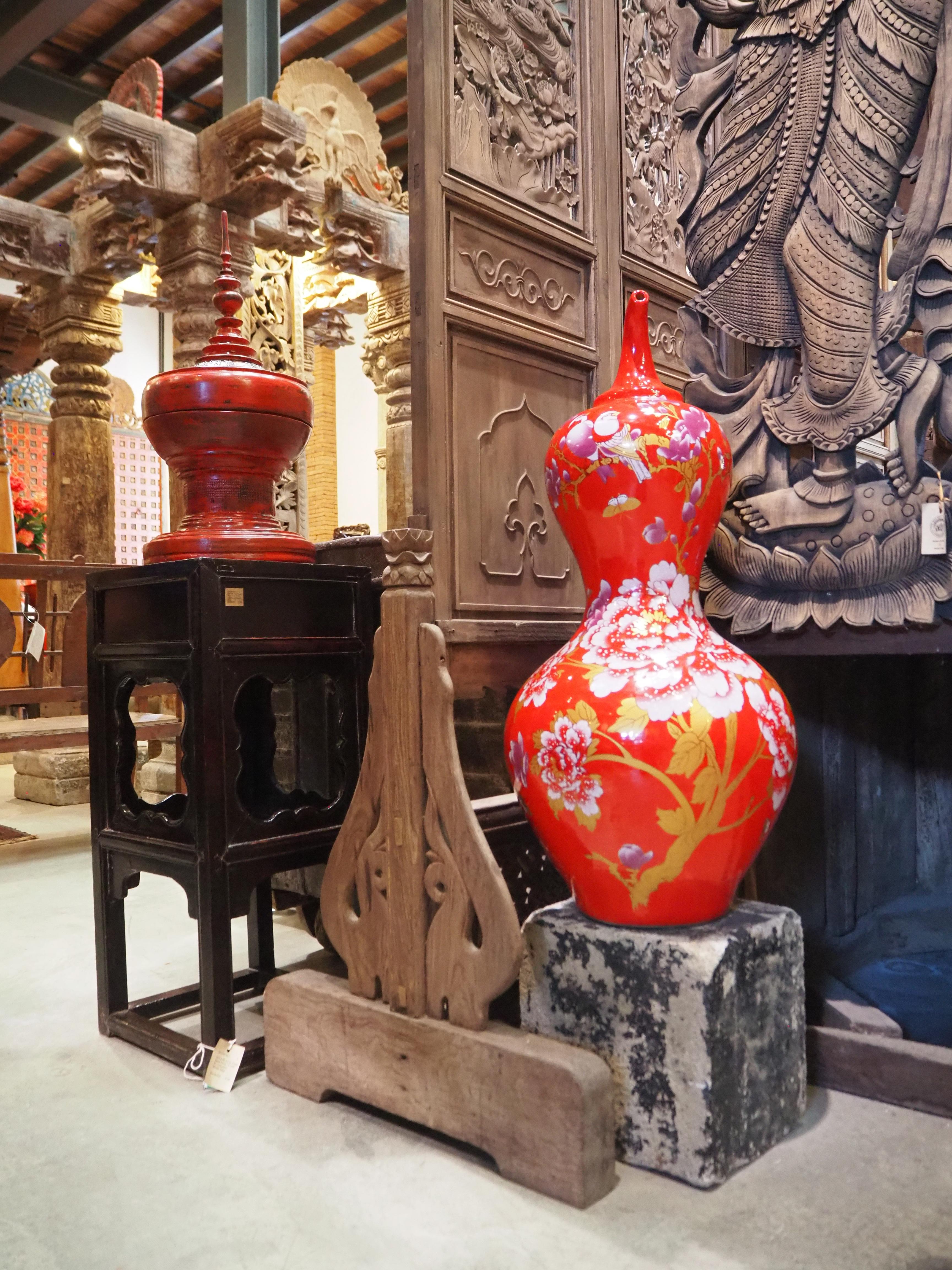 Oriental Red Chili Pepper Ornate Chinese Vases - Set of 2