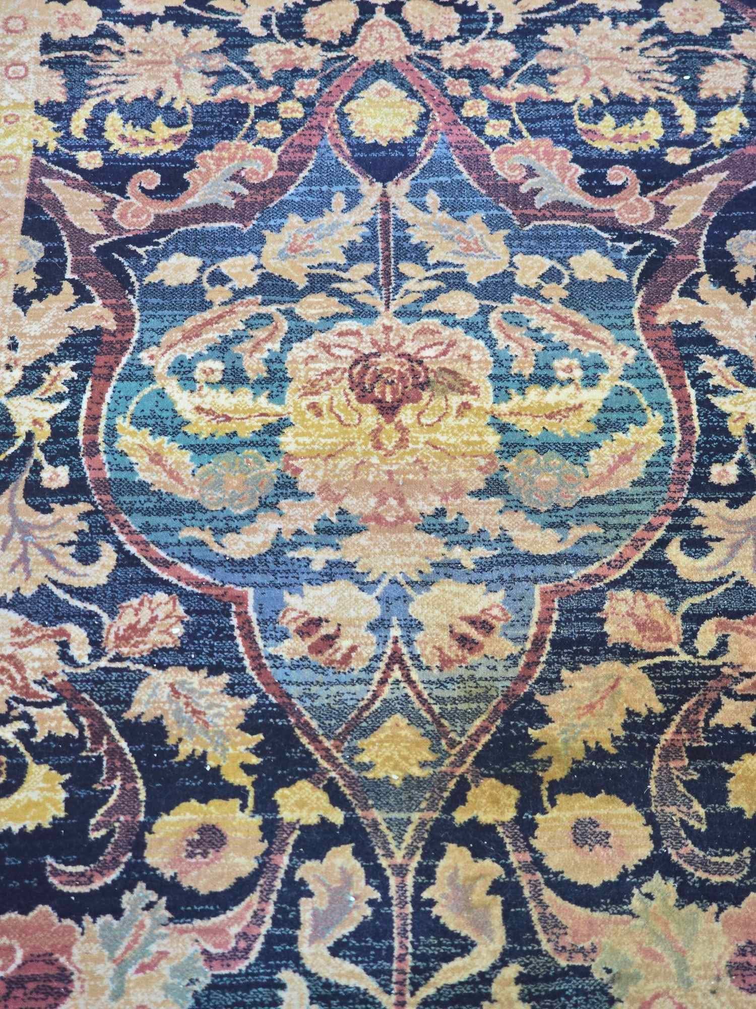 Classic Belgian Floral Medallion Rug | 250 x 350cm