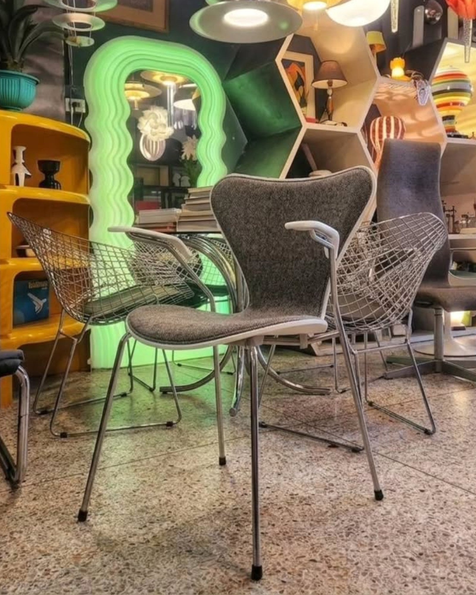 Fritz Hansen Series 7™ Armchair (Model 3207)