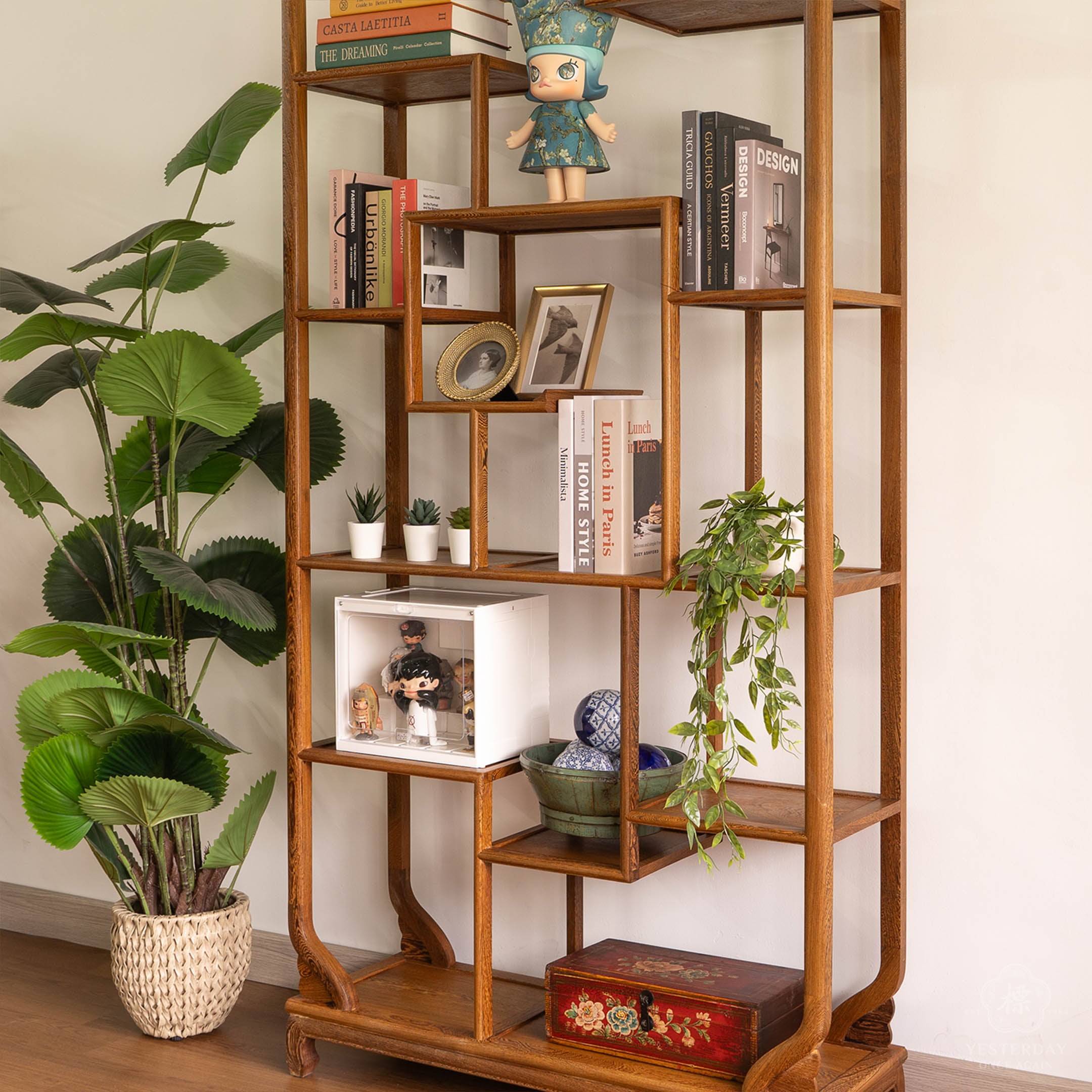 Elegant Chinese Crafted Bookshelf