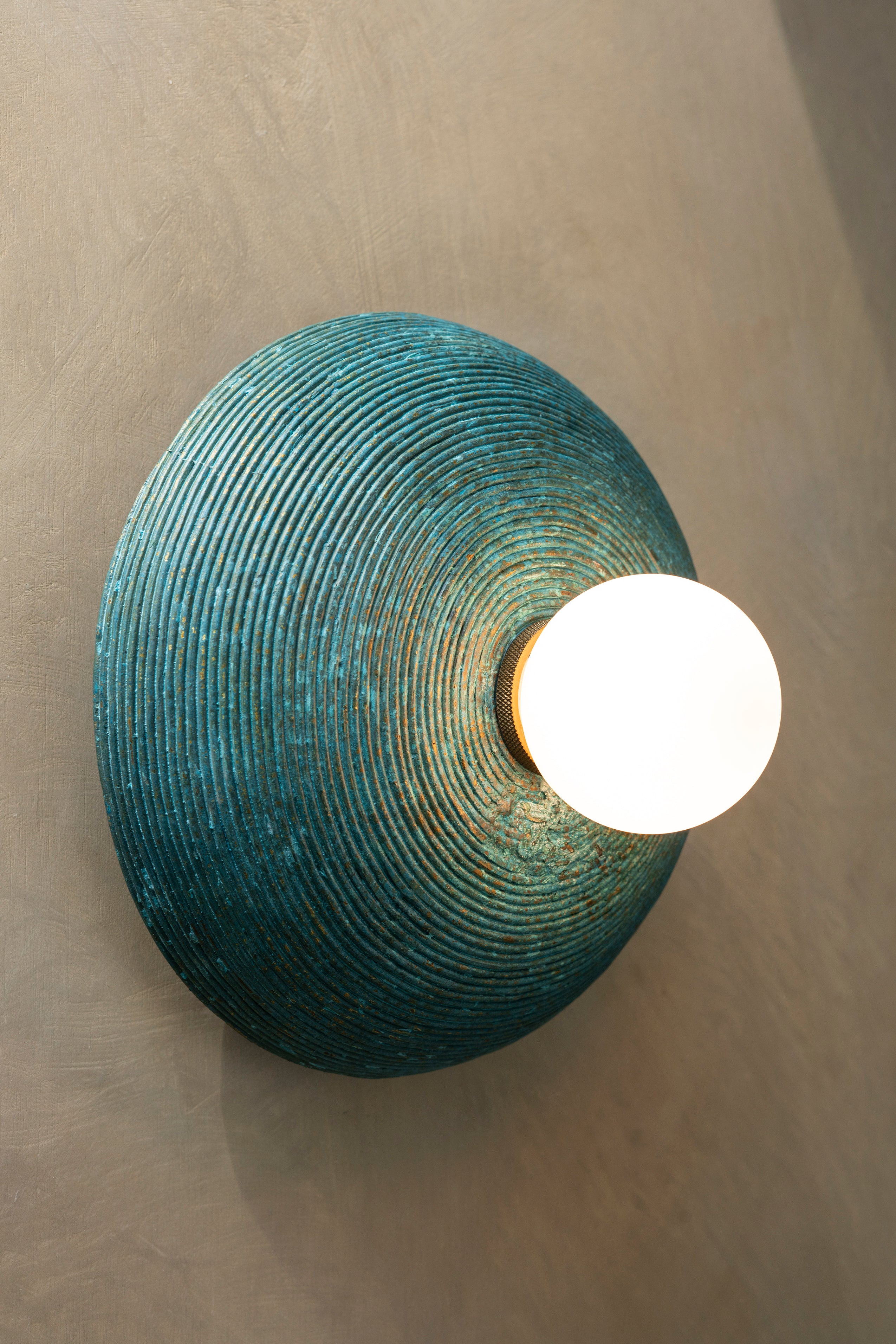 Ban Pa Ao Convex Sconce - Coiled Rice Husk Blue