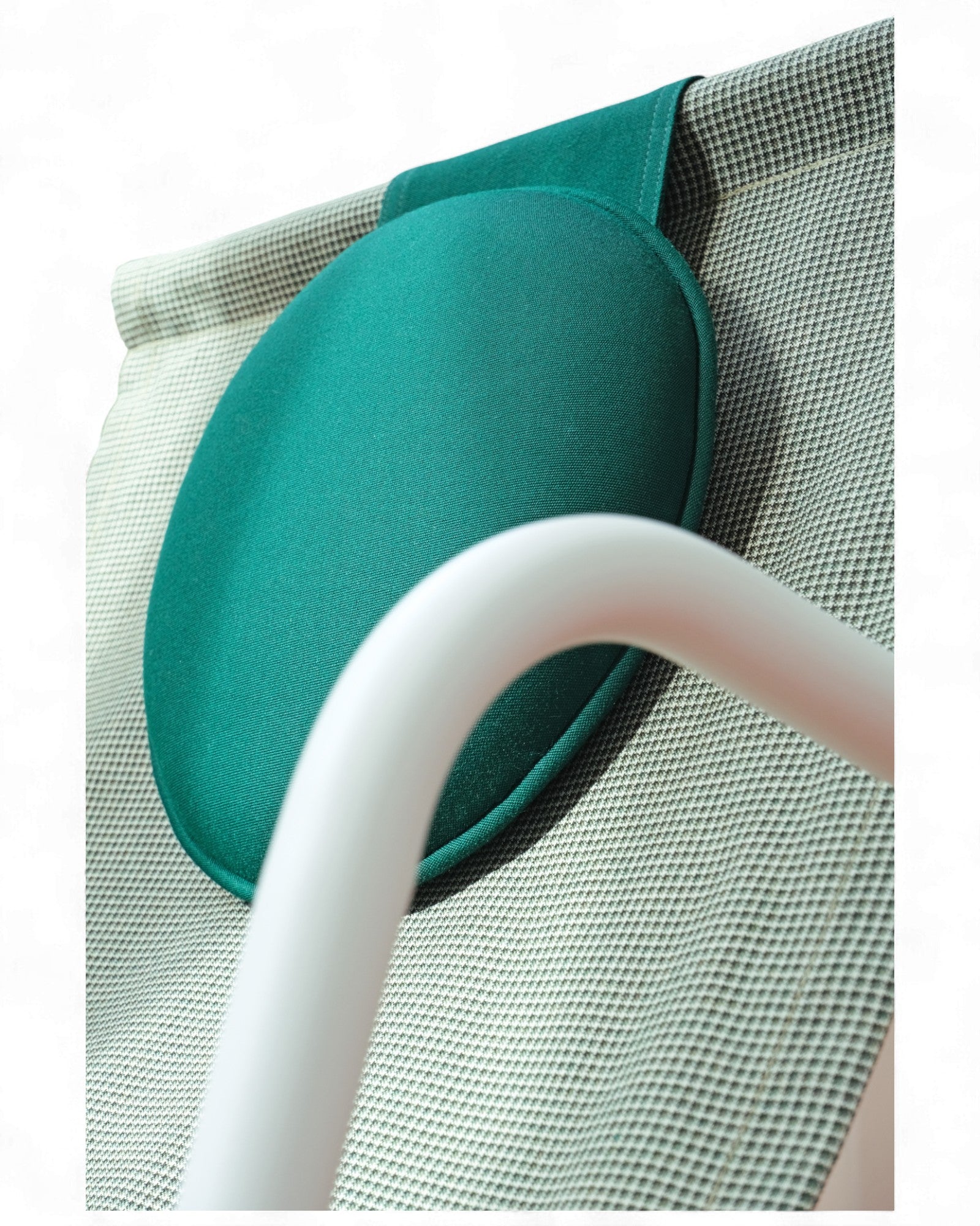 The Ebbar Chair - Pesto