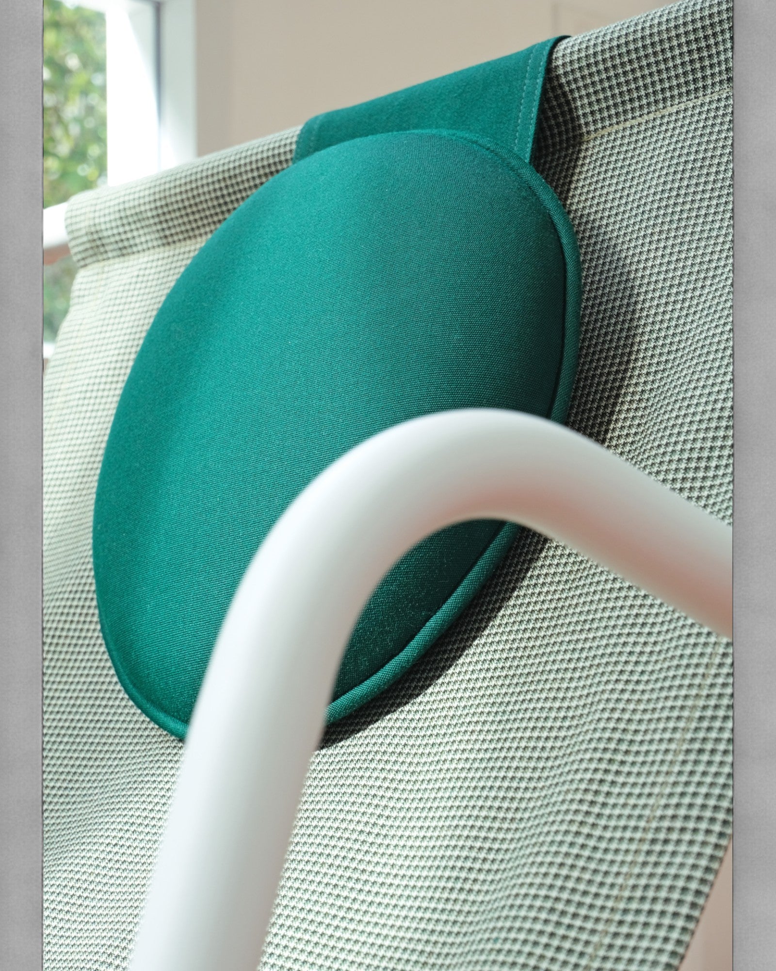 The Ebbar Chair - Pesto