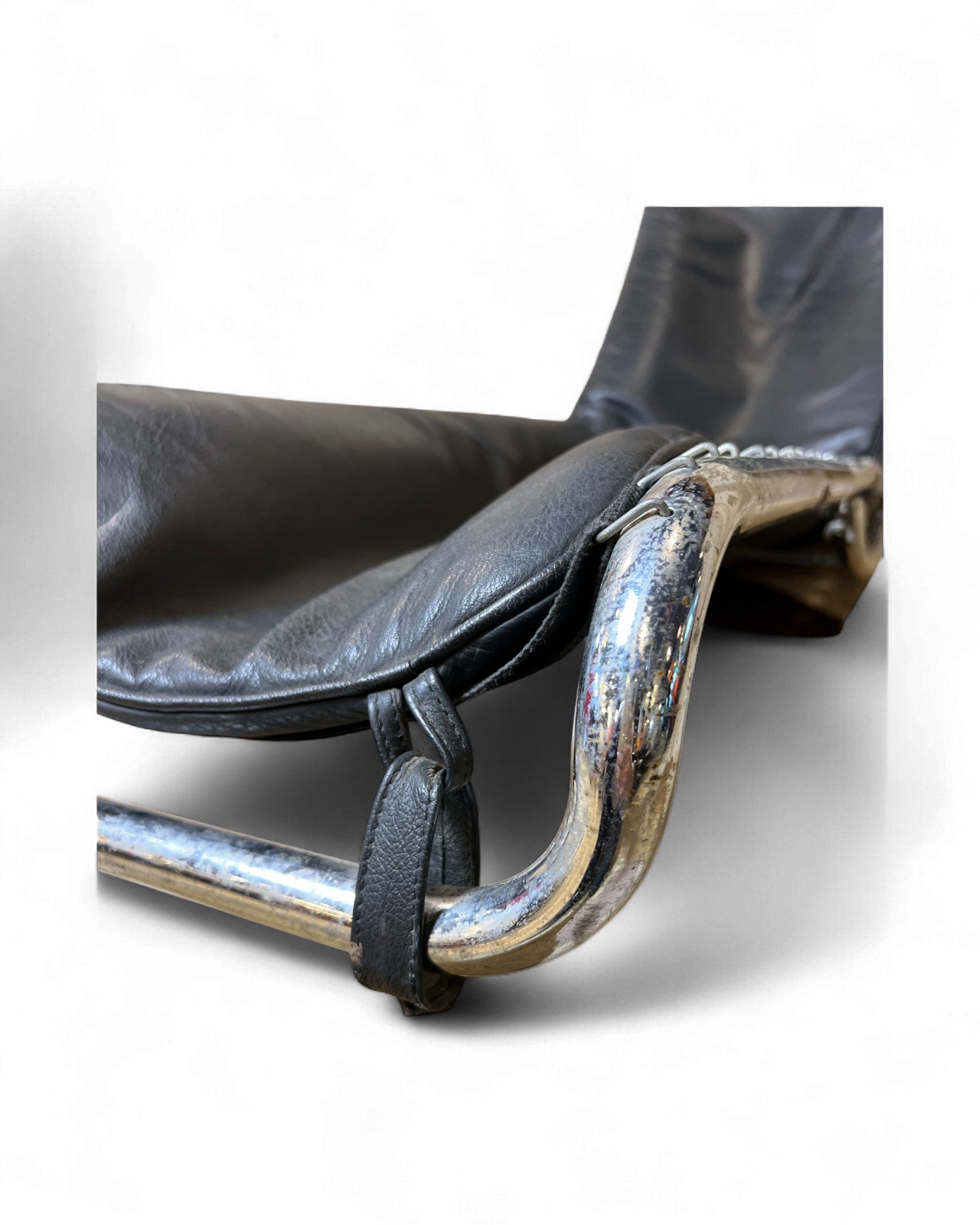 Vintage Mid-Century Modern Leather & Chrome Rocking Chaise Lounge Surround Living