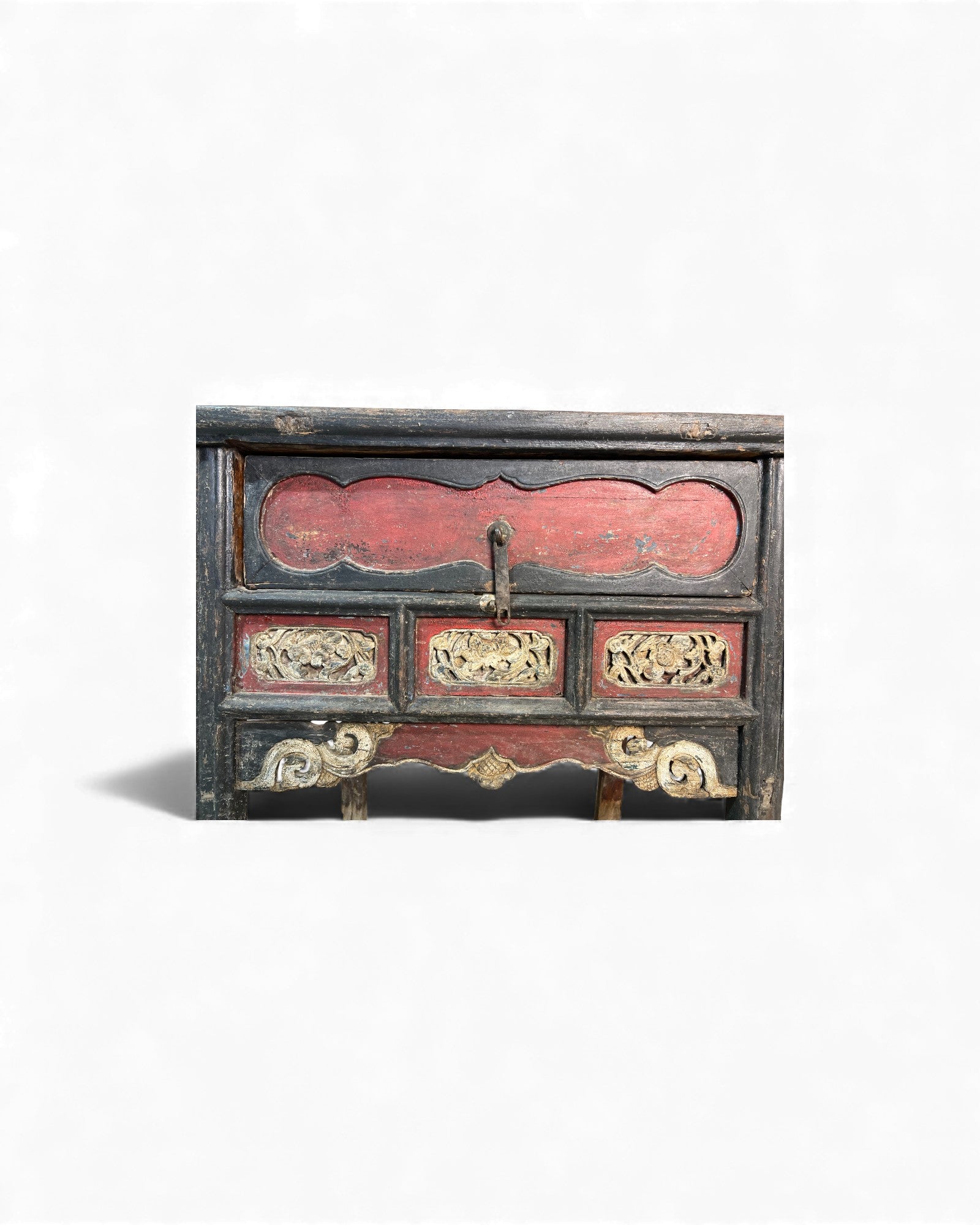 Chinese Black - Lacquer Coffer with Later Red and White Paintwork - Surround Living - 6