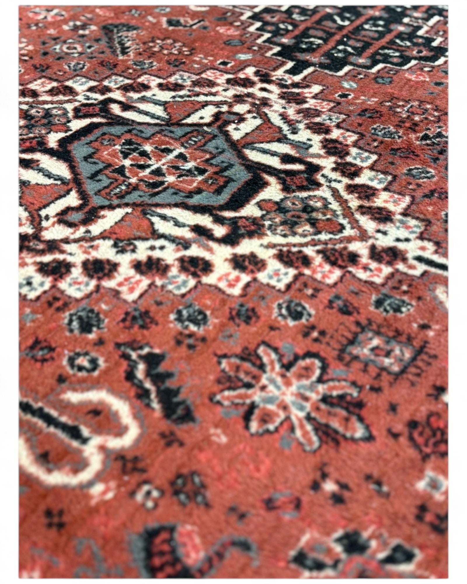 Vintage Persian-Style Rug with Geometric Medallion Pattern | 272 x 193cm