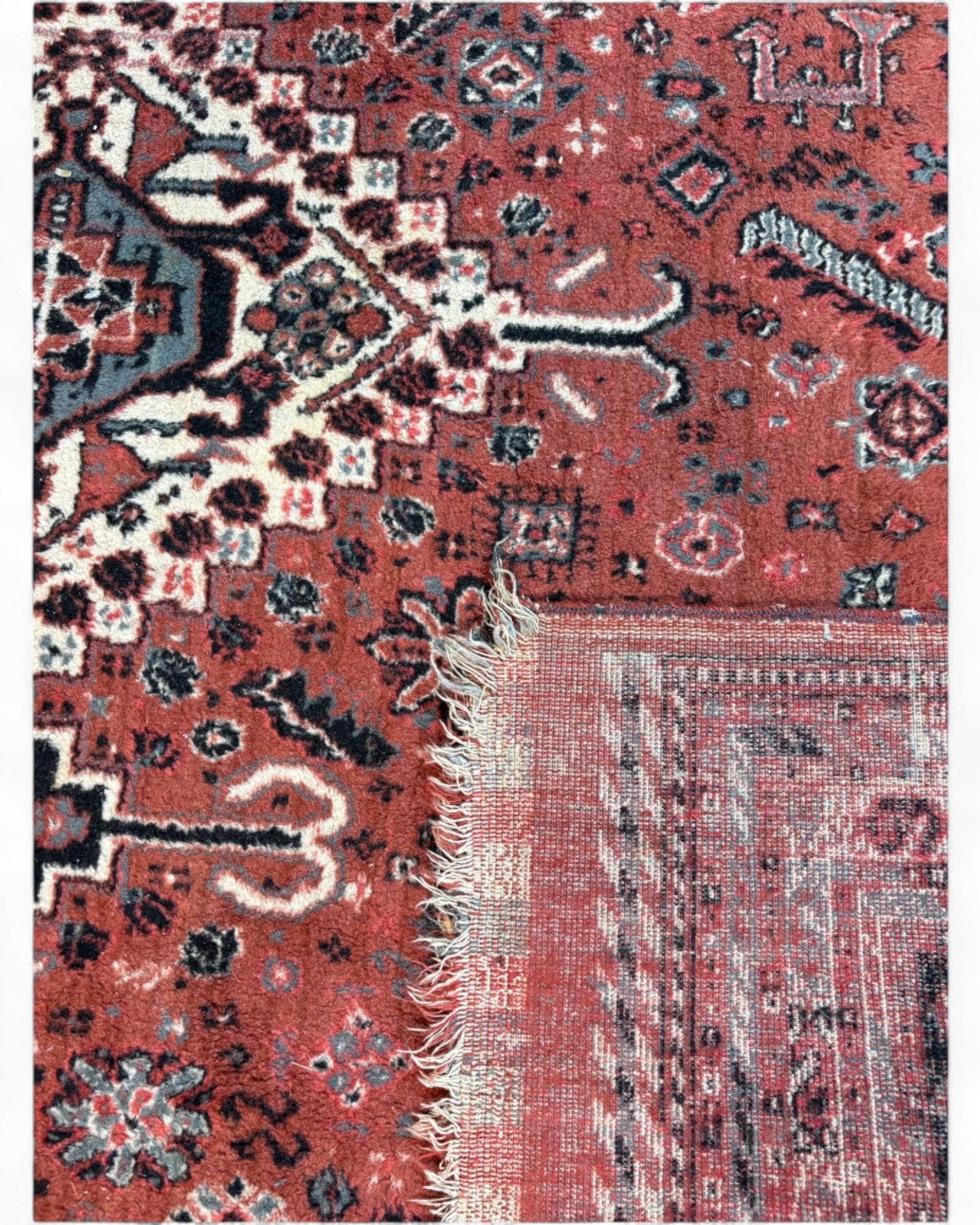 Vintage Persian-Style Rug with Geometric Medallion Pattern | 272 x 193cm