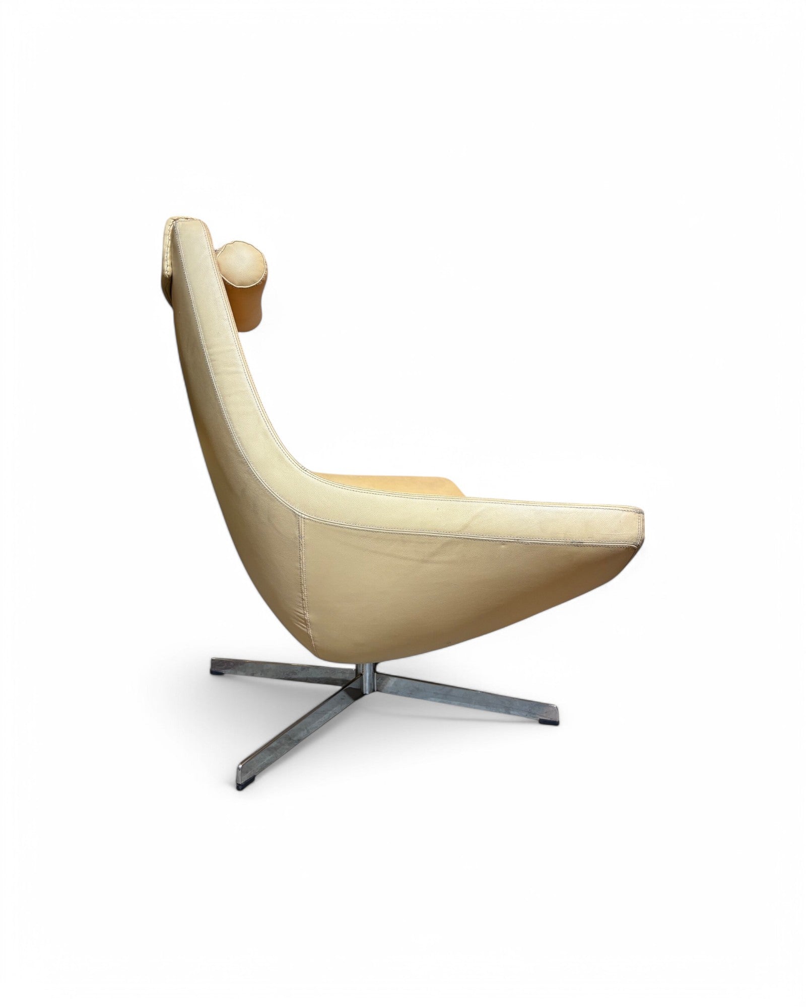 Metropolitan Cream Leather Swivel Armchair
