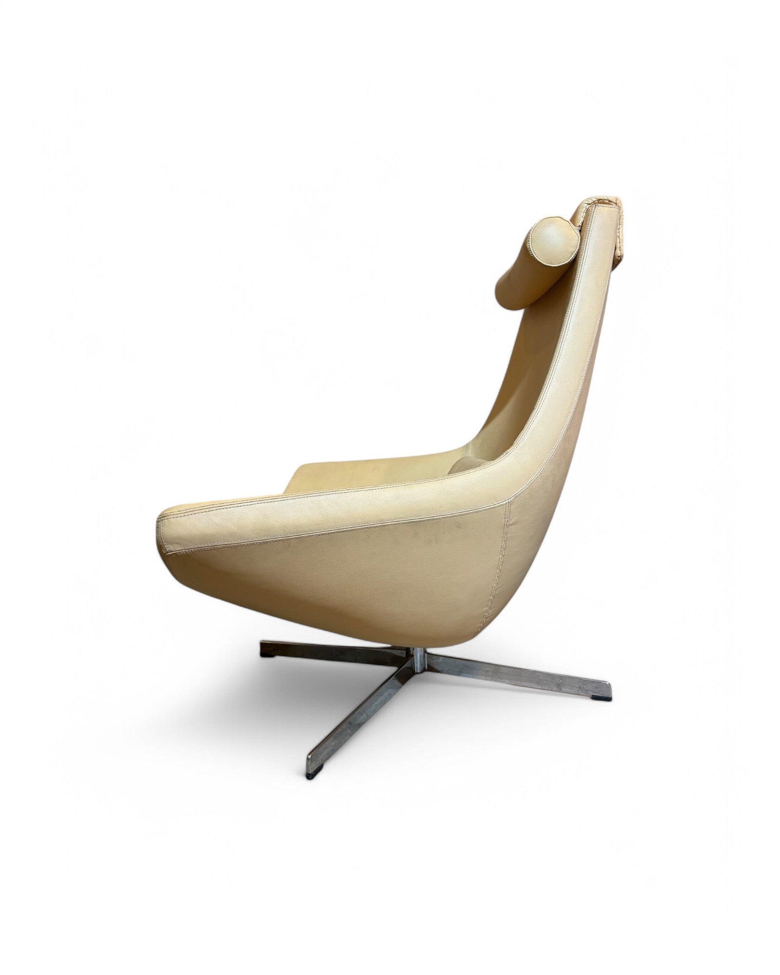 Metropolitan Cream Leather Swivel Armchair