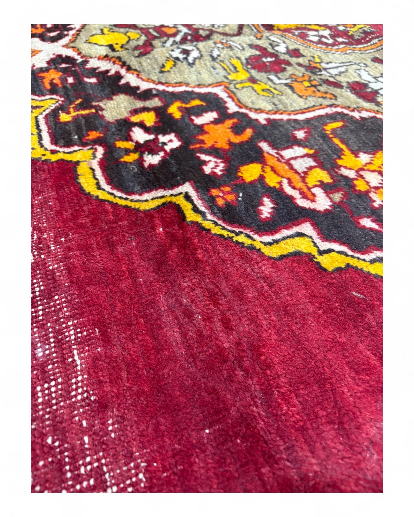 Vintage Turkish Medallion Rug | 234 x 360 cm