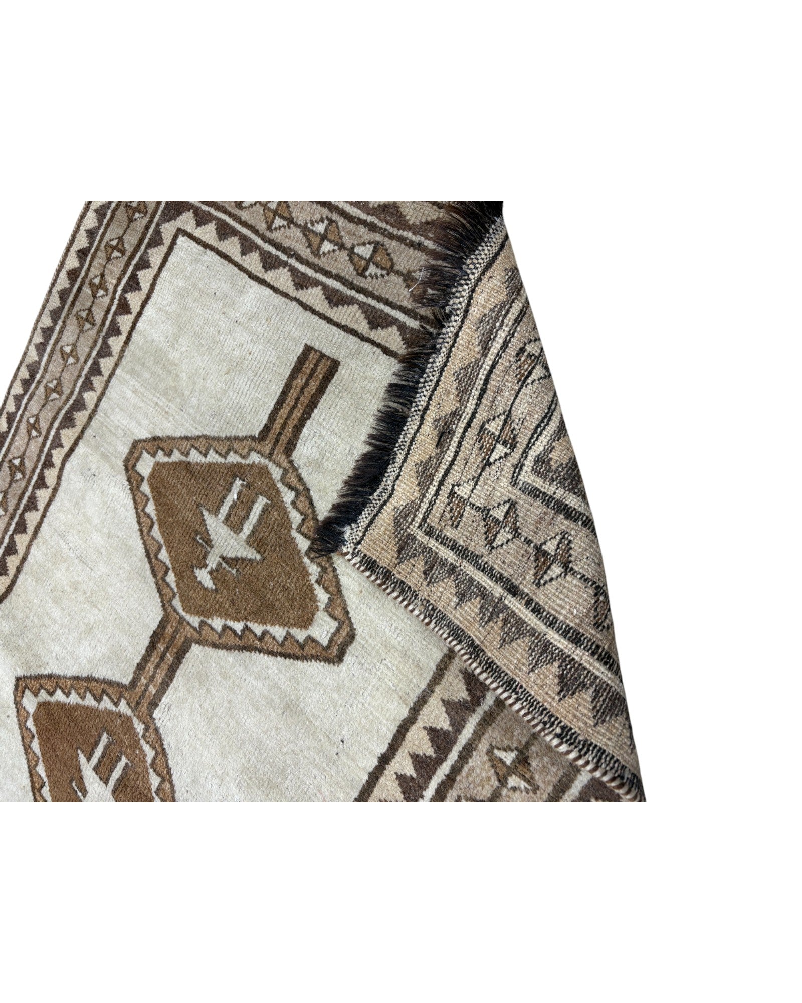 Anatolian Tribal Medallion Wool Rug – Turkey | 107 x 205 cm