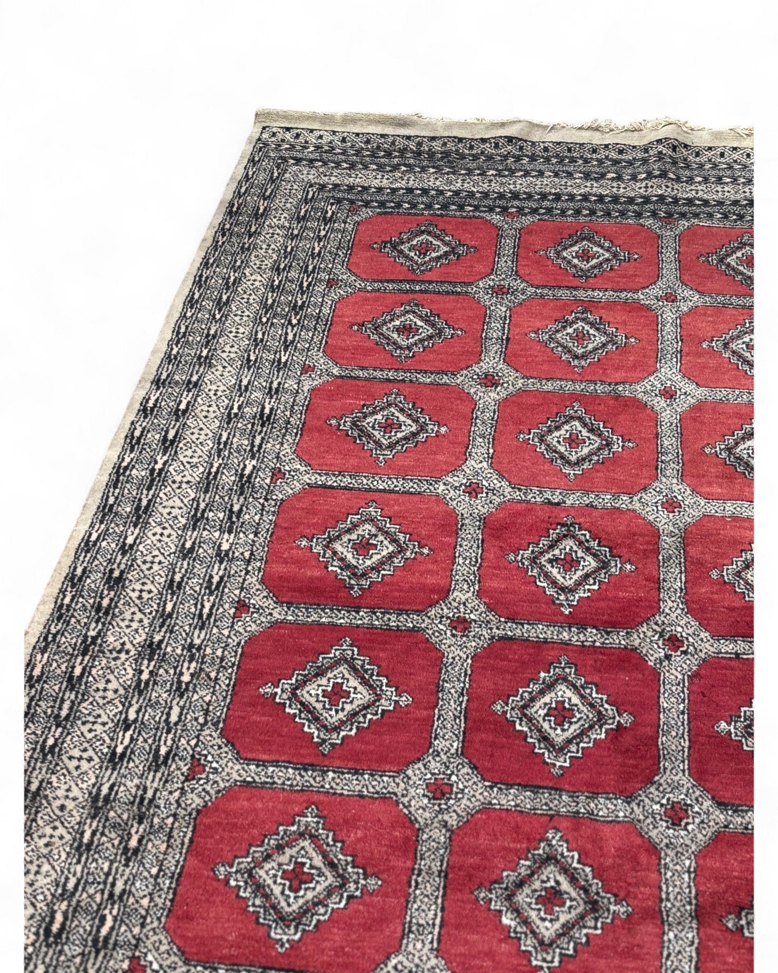 Bokhara Wool Rug – Pakistan | 188 x 277 cm