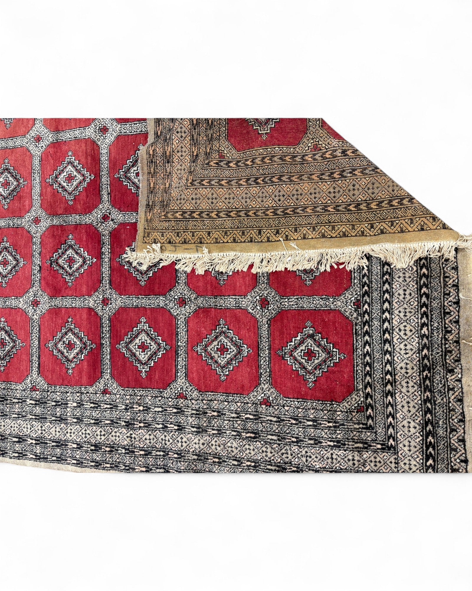 Bokhara Wool Rug – Pakistan | 188 x 277 cm