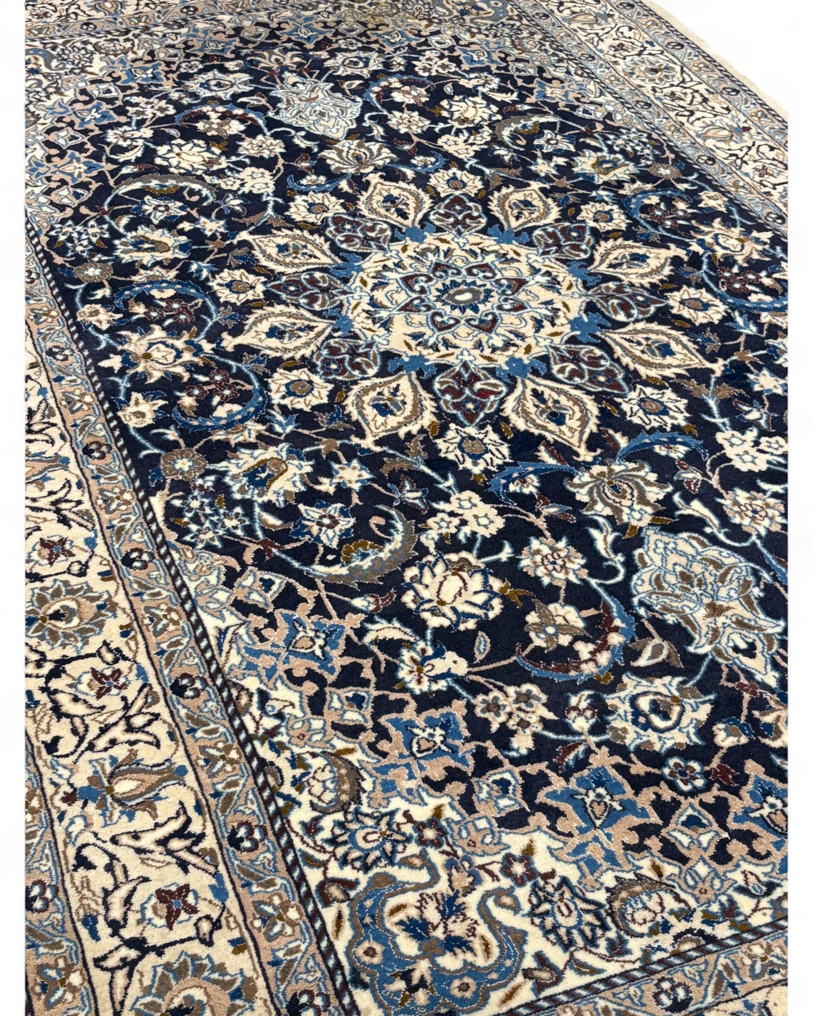 Persian Nain-Style Floral Medallion Rug – Iran | 158 x 250 cm