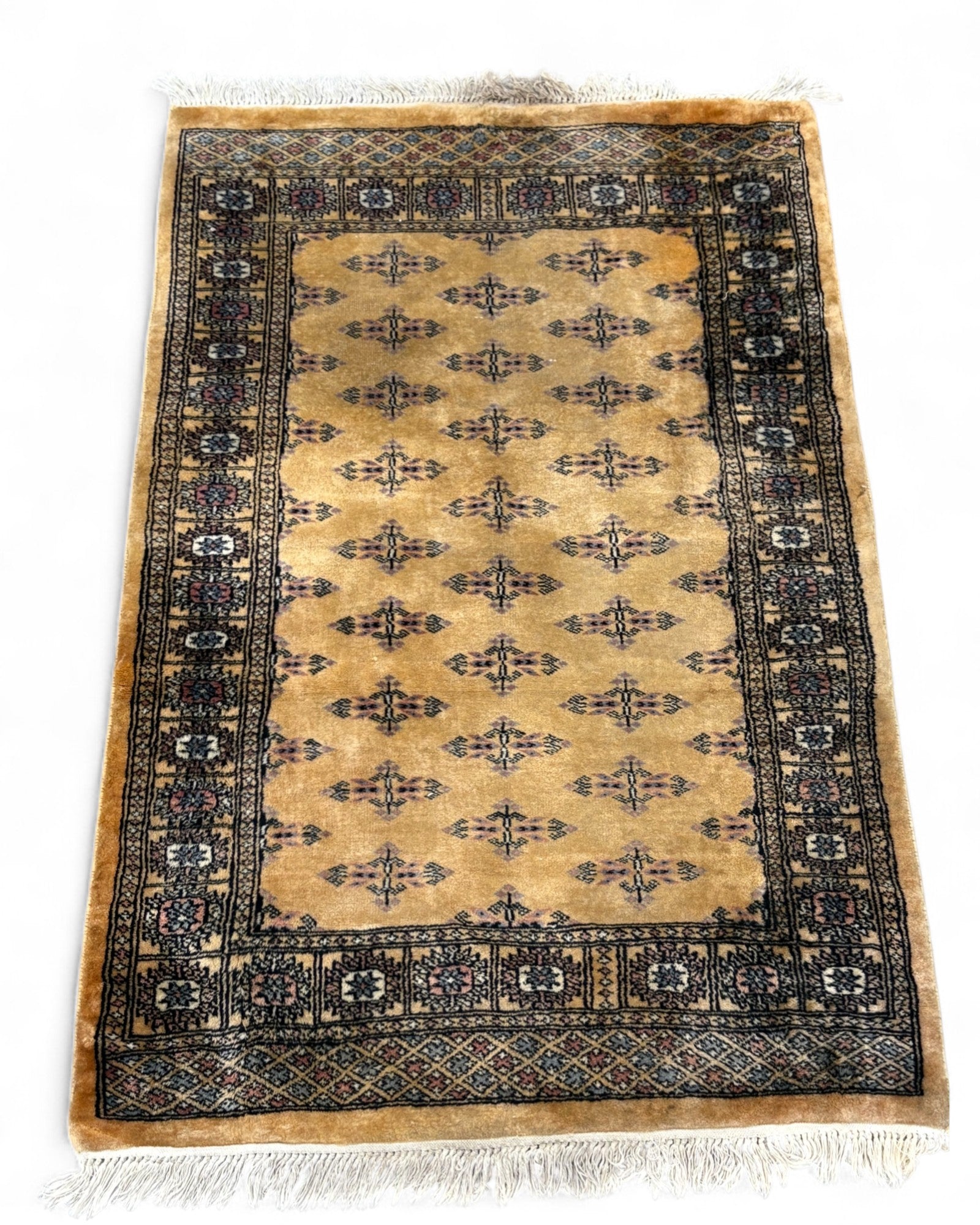 Bokhara Wool Rug in Golden Ochre – Pakistan | 152 x 95 cm