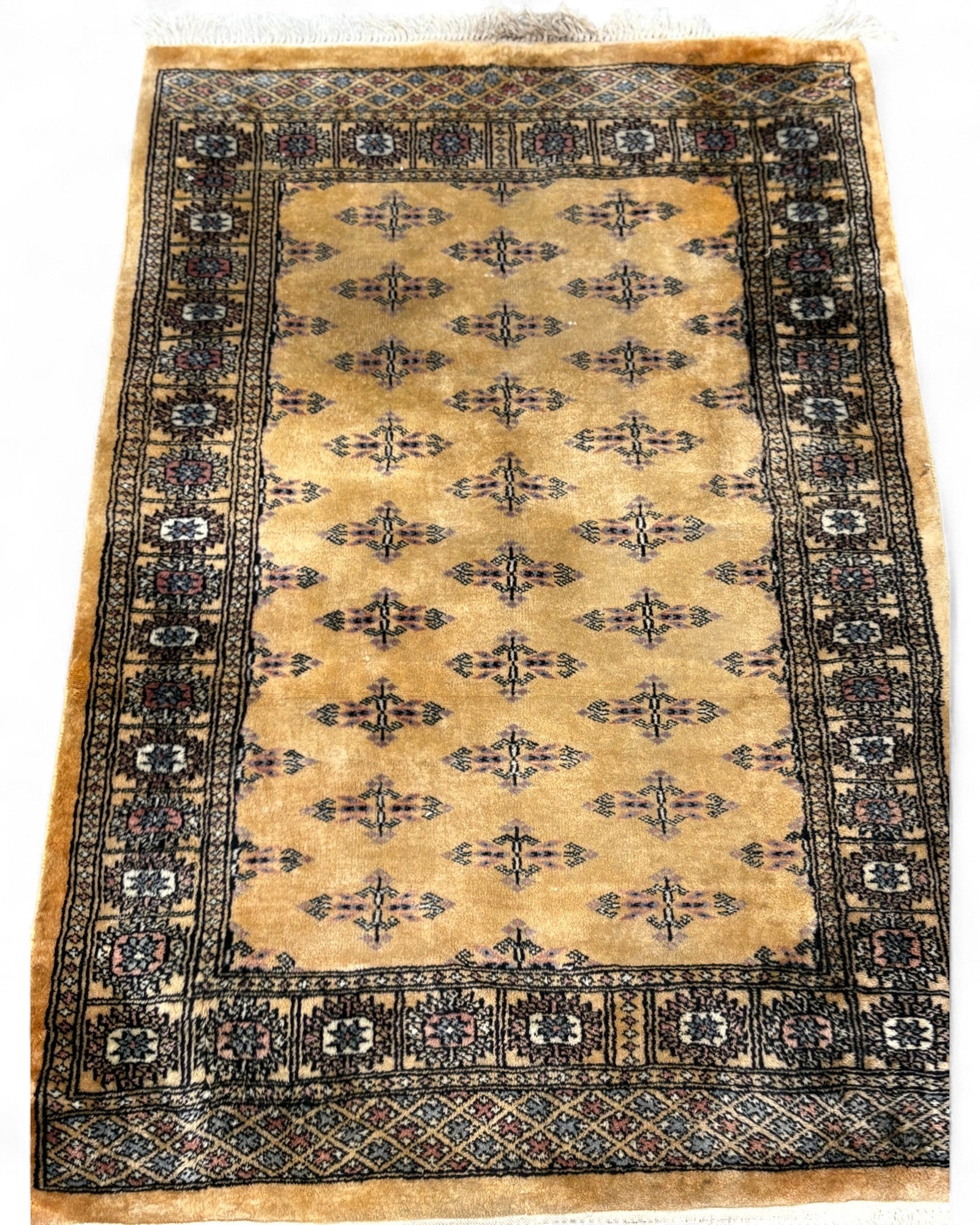 Bokhara Wool Rug in Golden Ochre – Pakistan | 152 x 95 cm