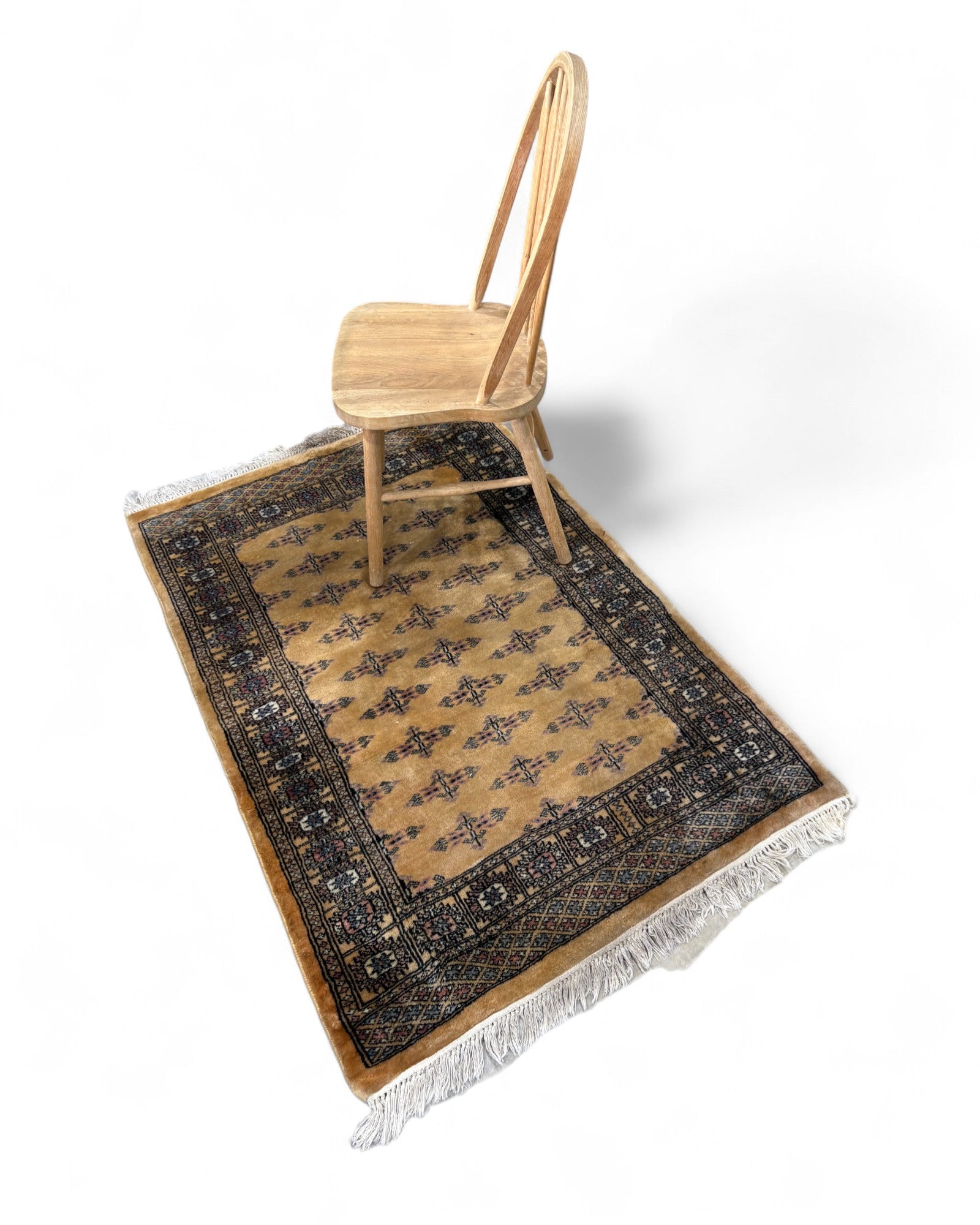 Bokhara Wool Rug in Golden Ochre – Pakistan | 152 x 95 cm