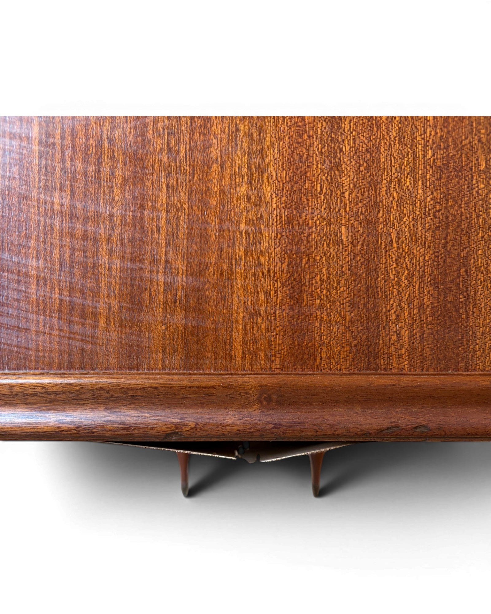 Poplar Mid Century Mahogany Veneer Chest of Drawers in the Style of Paolo Buffa - Surround Living - 19