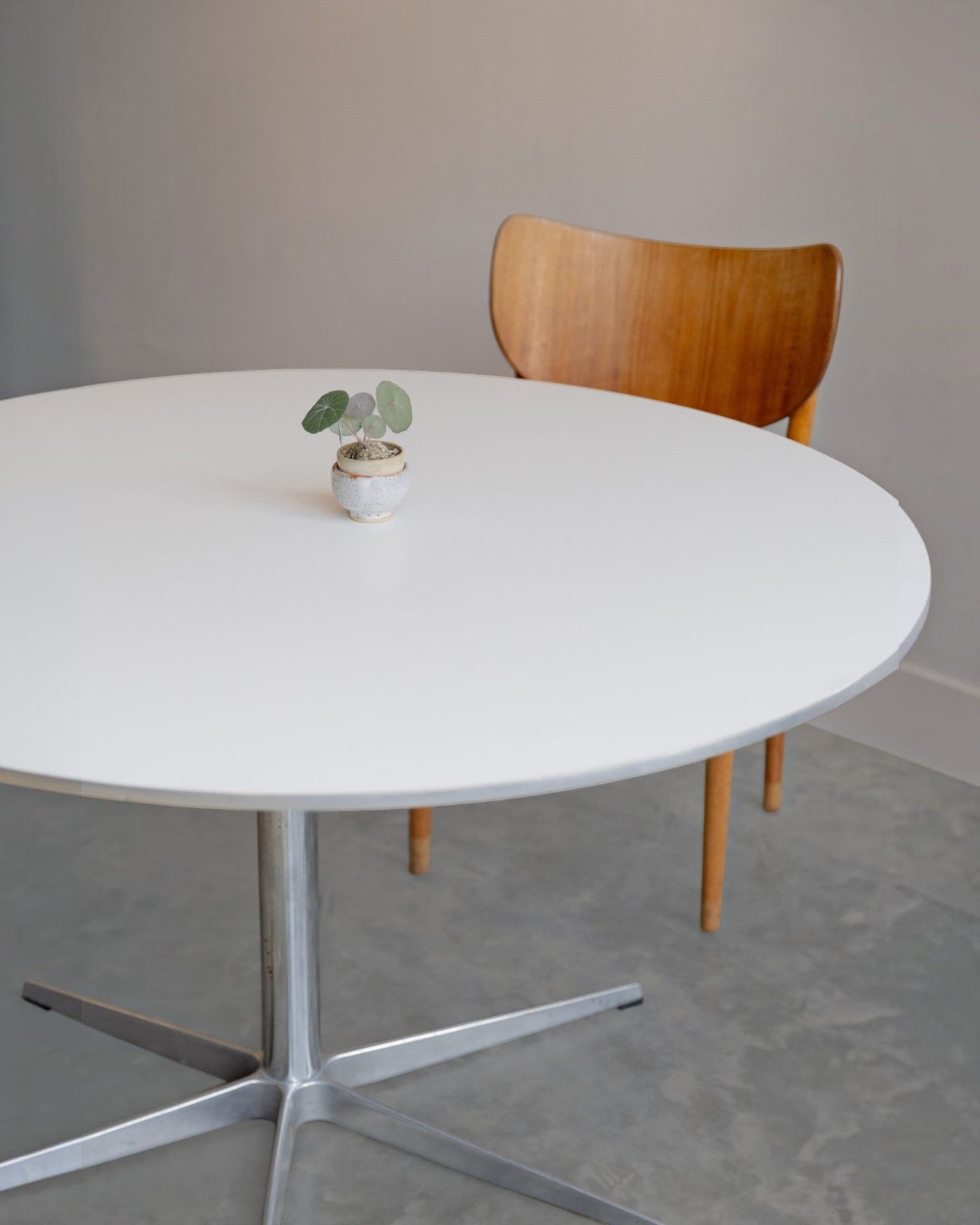 Arne Jacobsen A826 Dining Table by Fritz Hansen