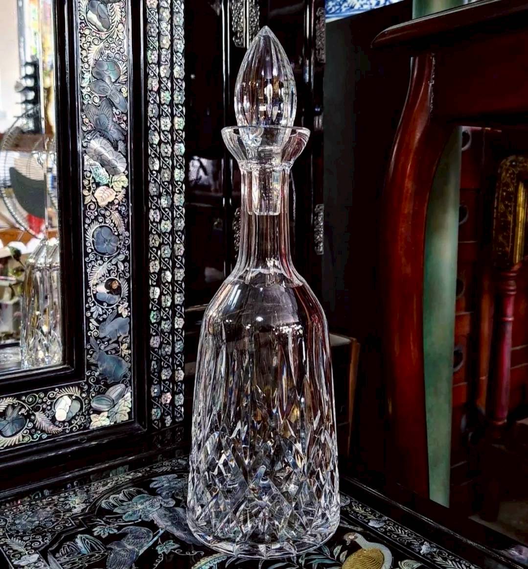 European Cut Crystal Decanter with Teardrop Stopper
