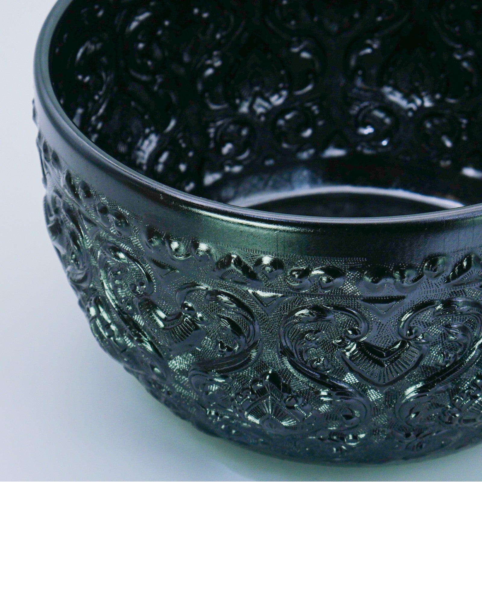 Thai Embossed Aluminium Bowl (M) - 22cm, Green