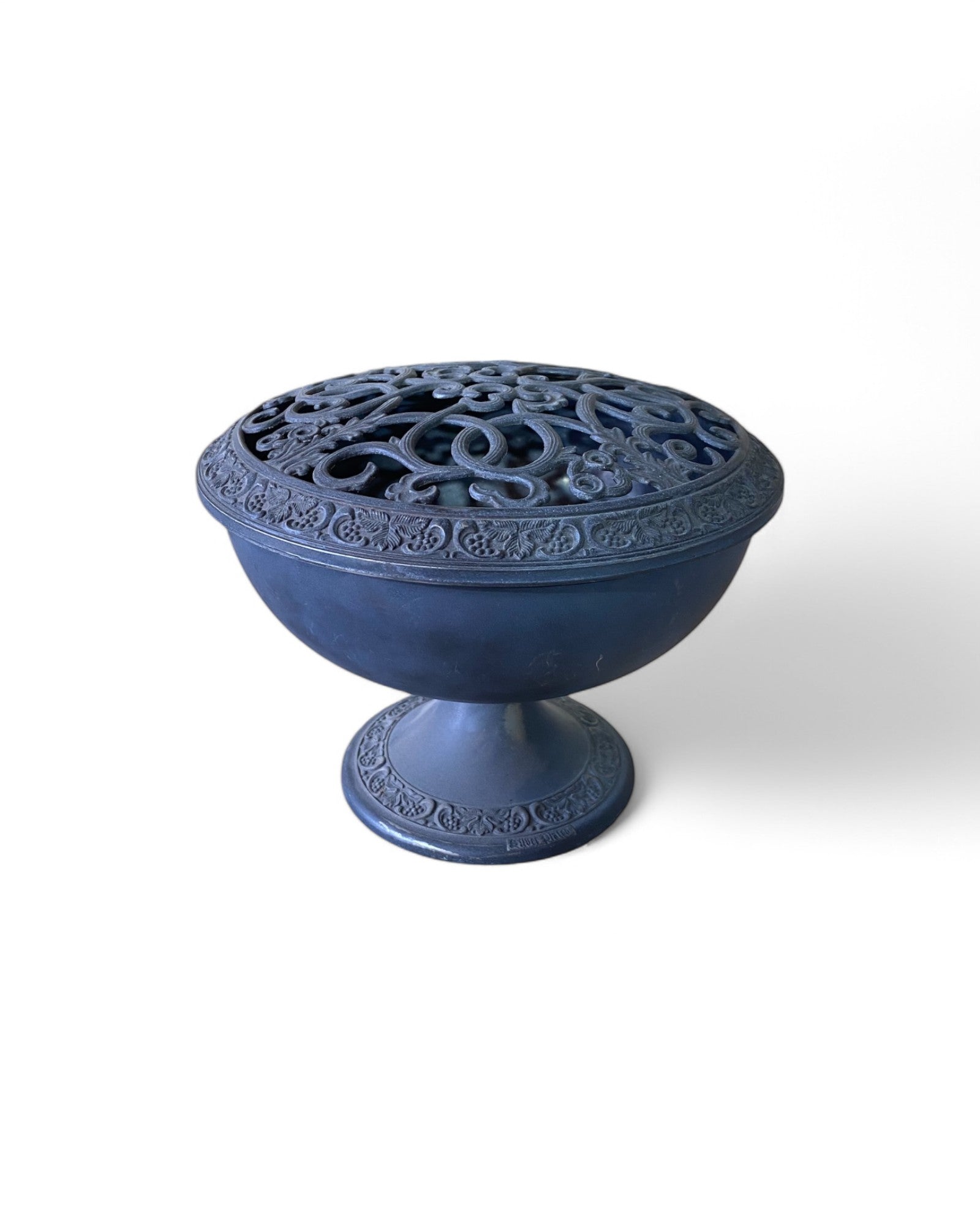 Ormerod & Co. Silverplate Pierced-Lid Rose Bowl on Pedestal Base (Birmingham, 20th Century)