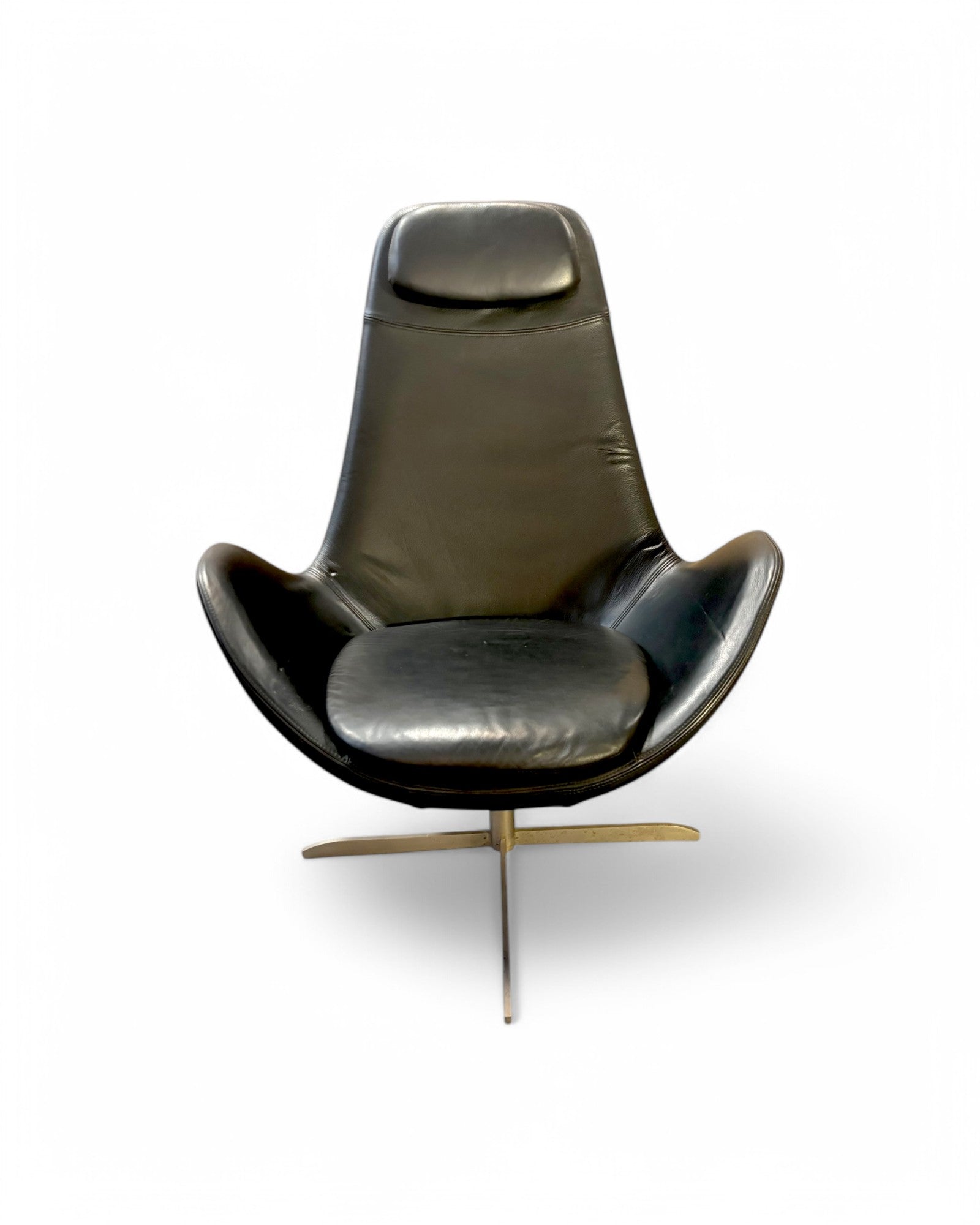Black Swan Leather Swivel Lounge Chair