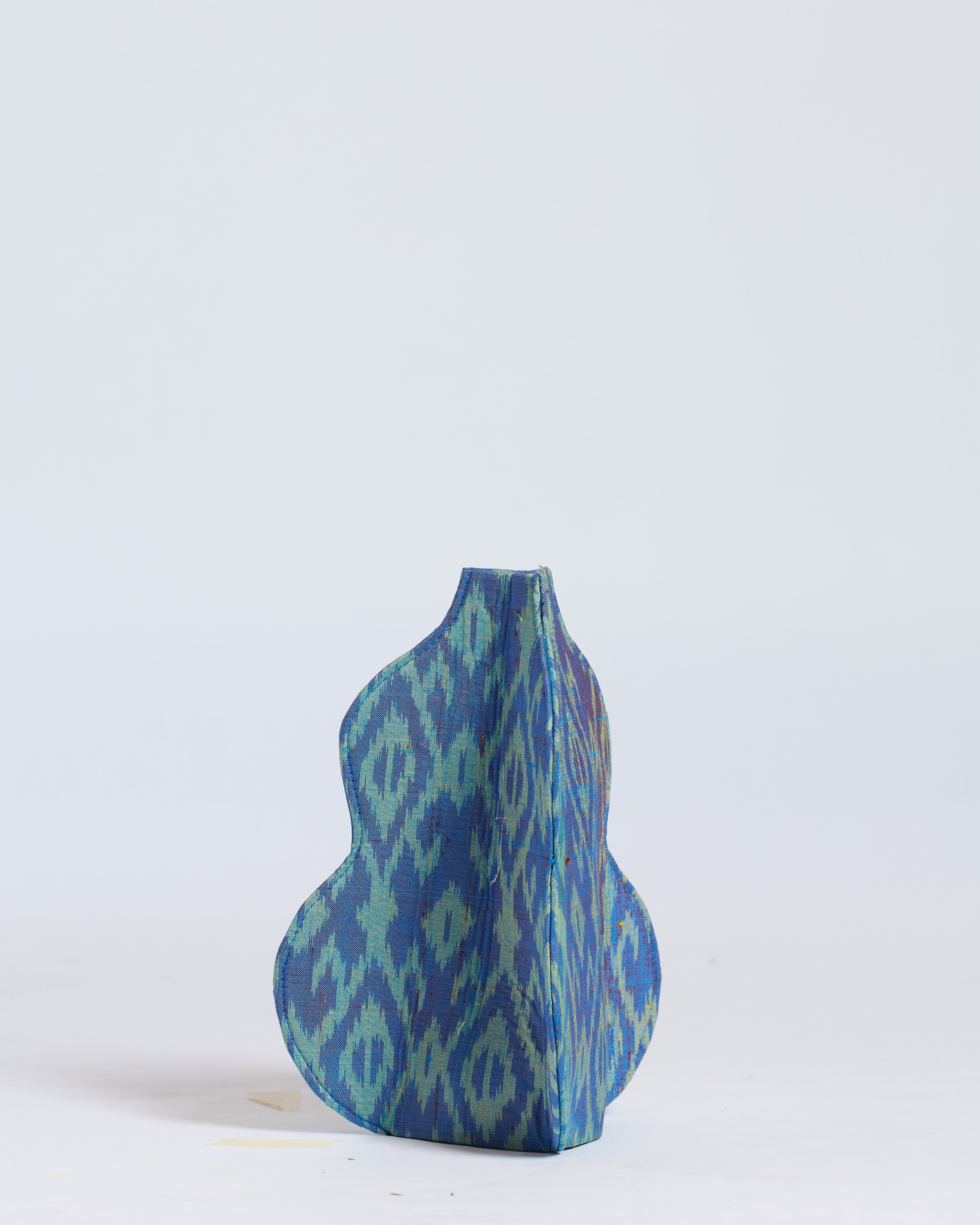SUMPHAT - Silk Vase (A)