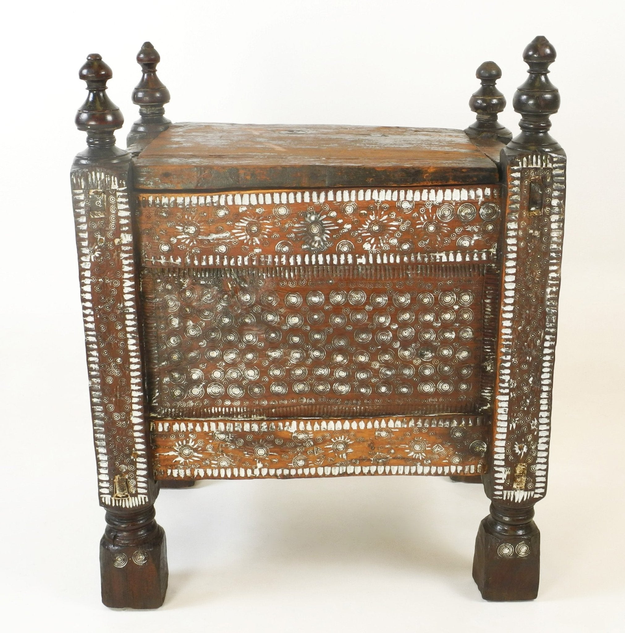 Antique Buner Valley Cedar Chest with Metal Studwork - Surround Living - 4