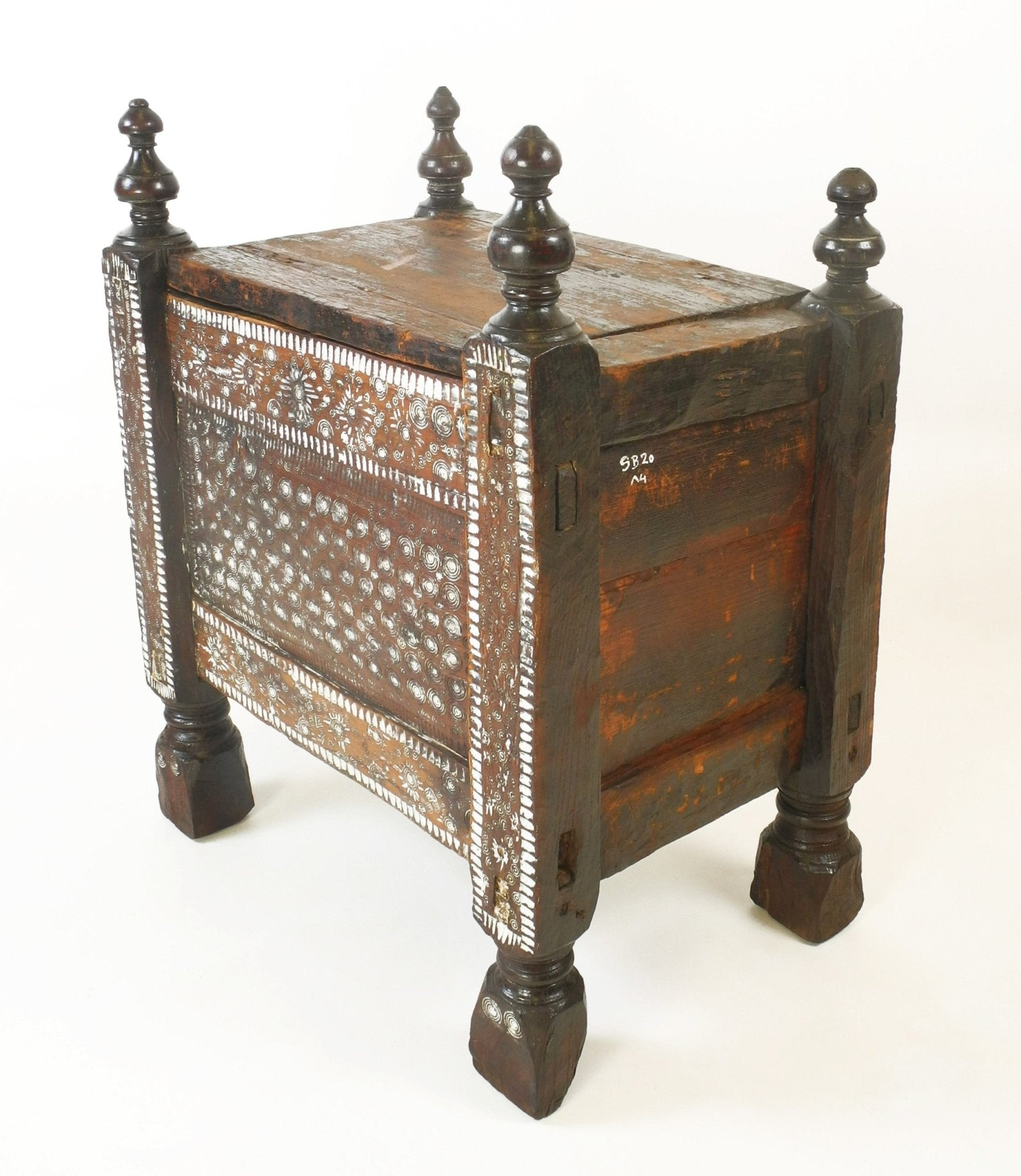 Antique Buner Valley Cedar Chest with Metal Studwork - Surround Living - 6