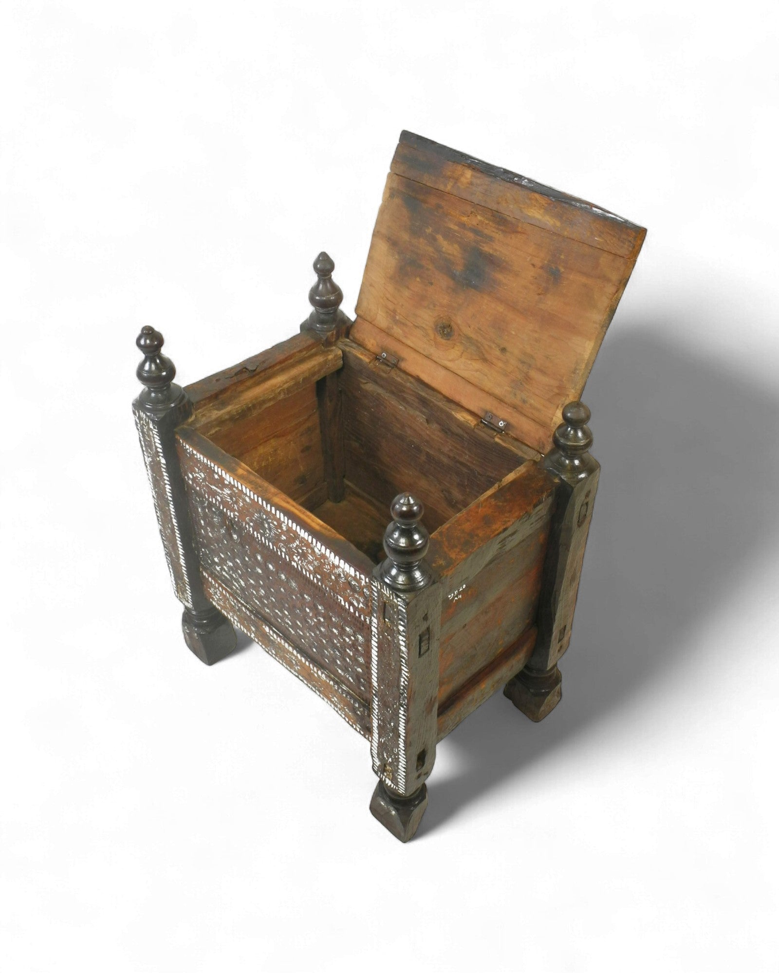 Antique Buner Valley Cedar Chest with Metal Studwork - Surround Living - 4