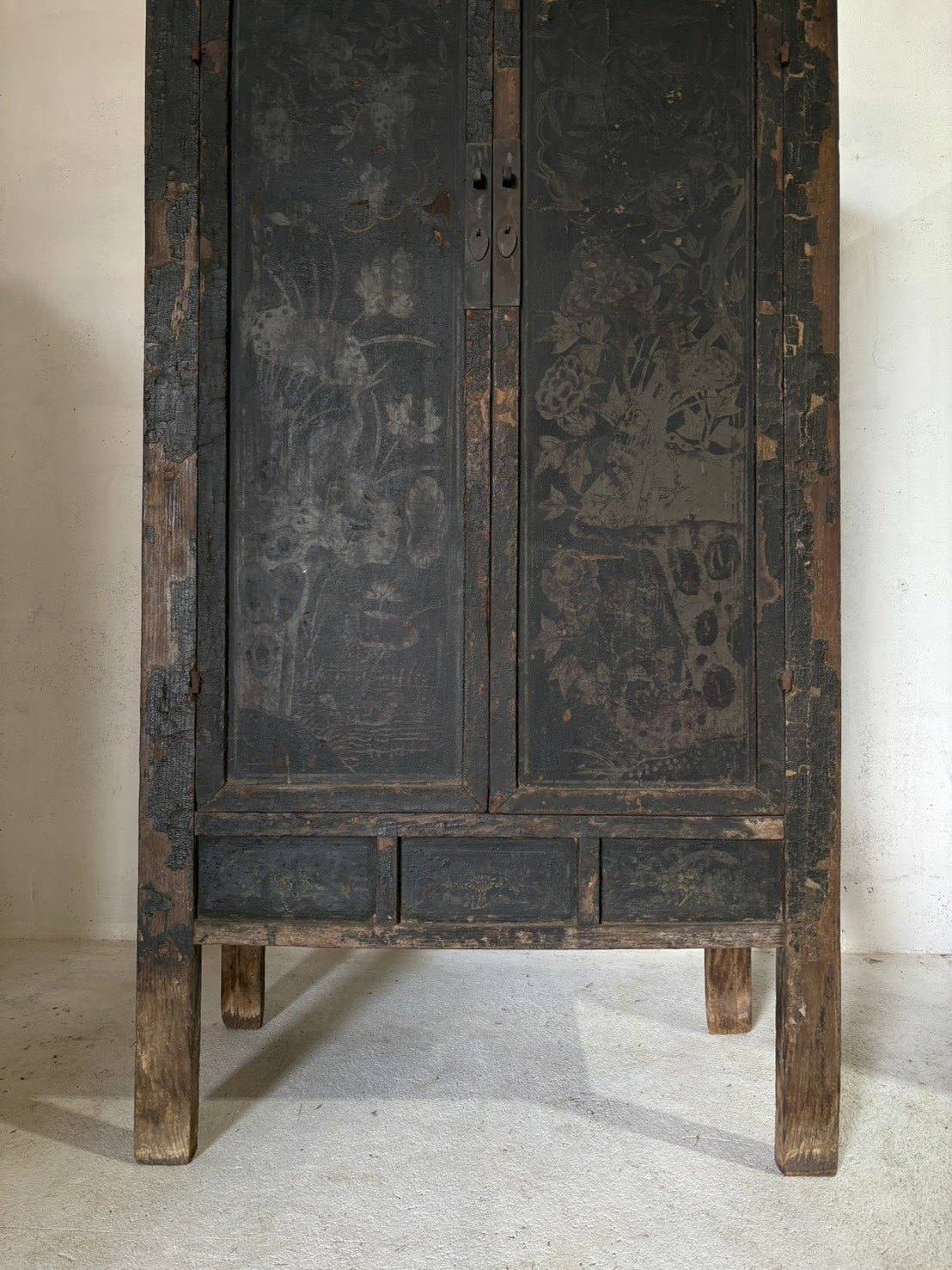 Black Lacquer Floral Cabinet - Surround Living - 75
