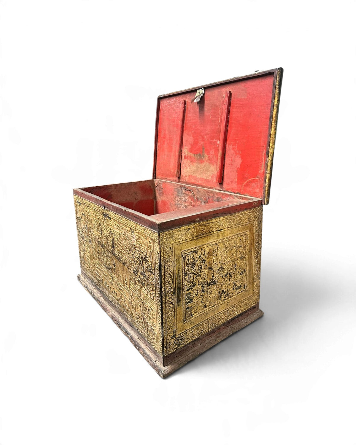 Gilt Lacquer Manuscript Chest (Sadaik) with Figural Scenes