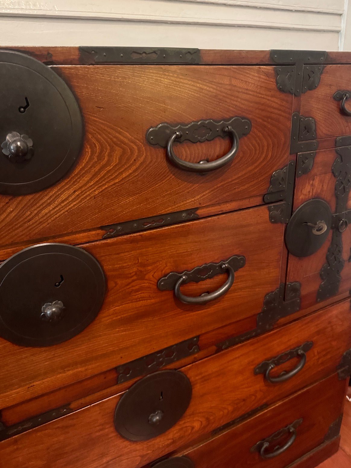 Nihonmatsu Keyaki Bridal Tansu Chest with Brass Fittings - Surround Living - 19