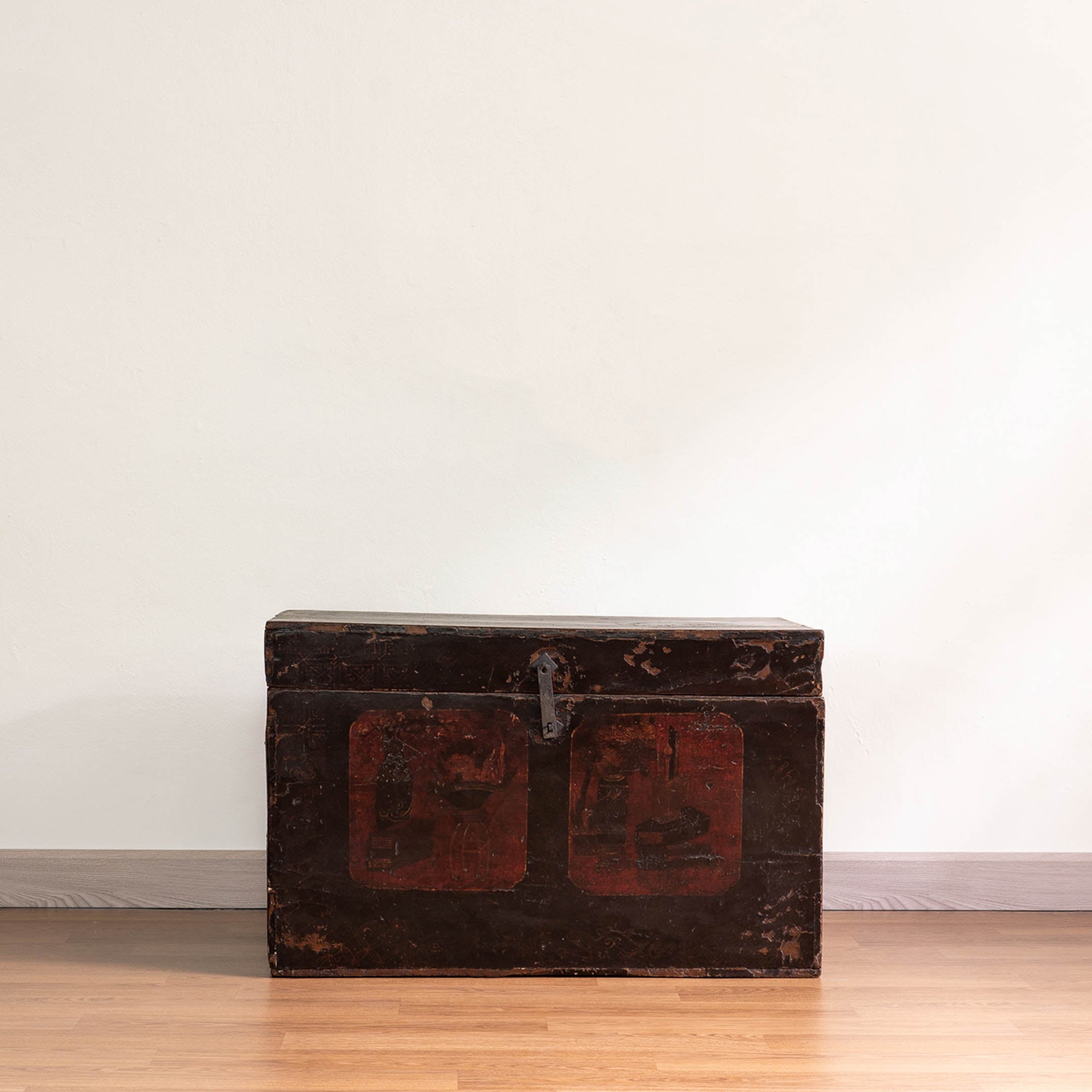 Gangsu Antique Chinese Trunk