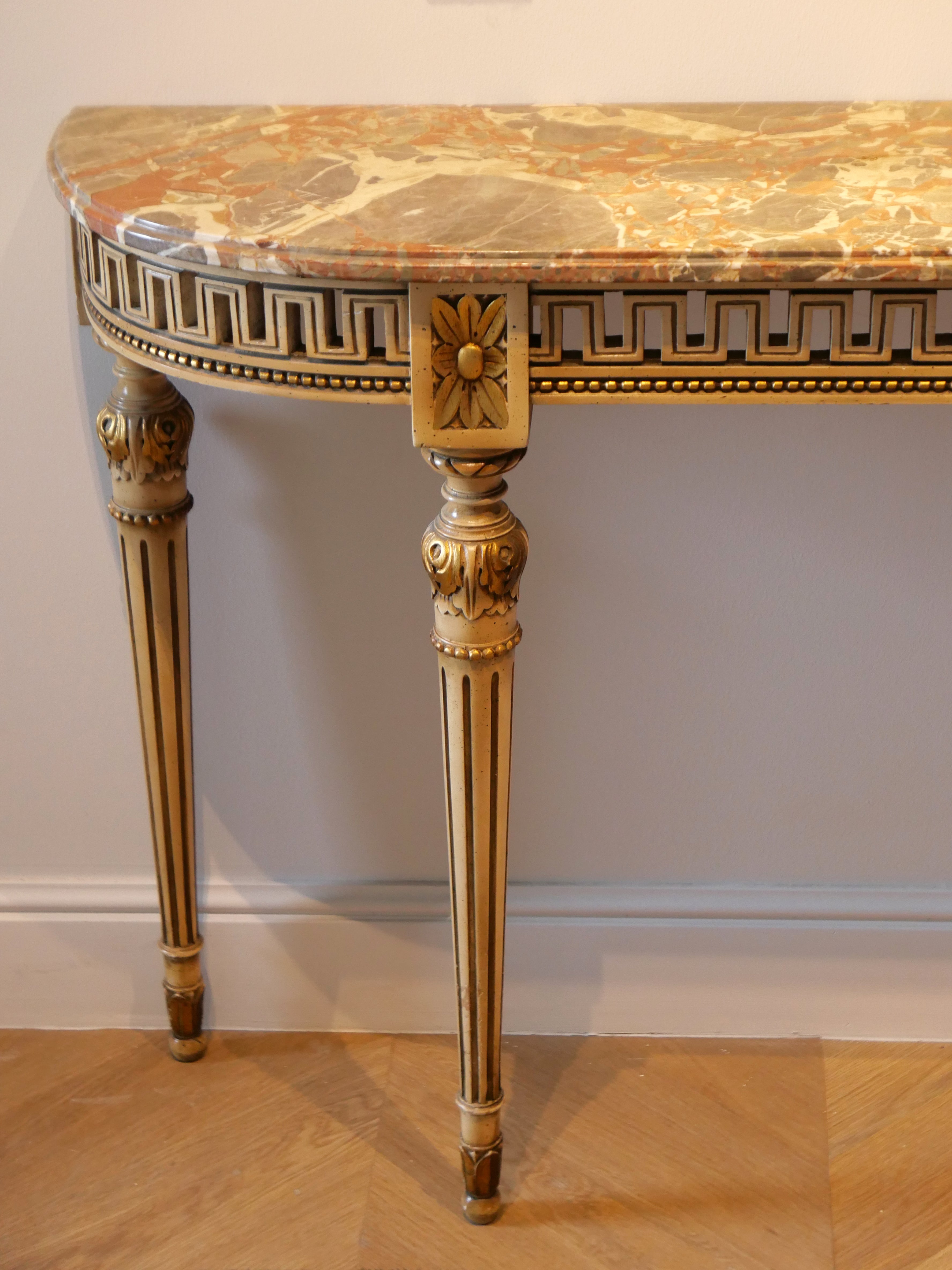 Louis XVI-Style Painted and Giltwood Console – Italian (Curved)