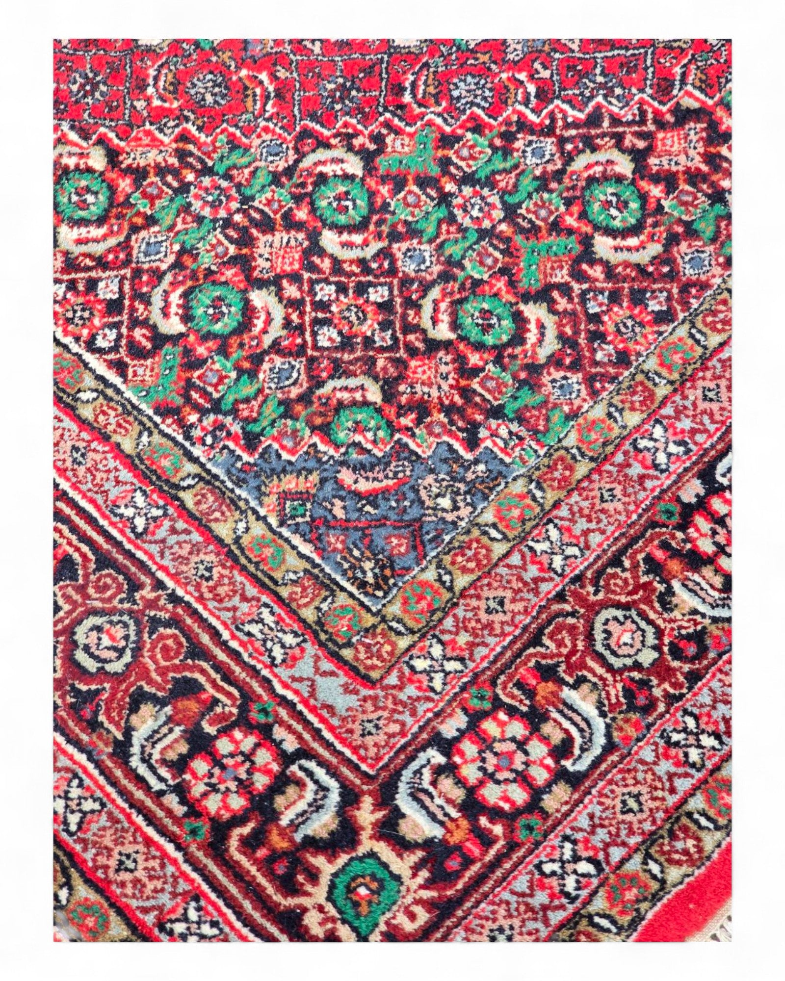 Persian-Style Medallion Wool Rug – India | 180 x 250 cm