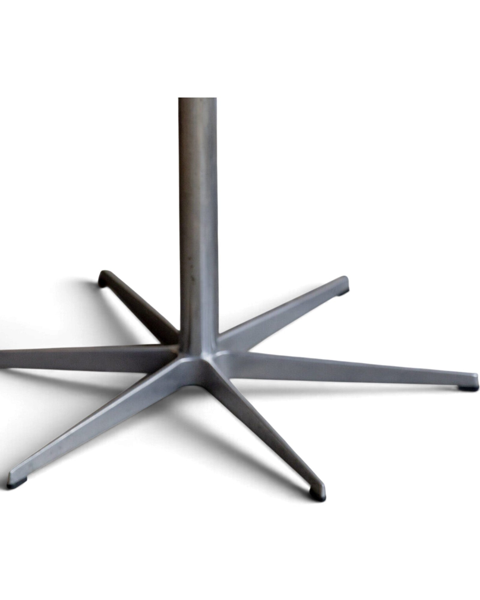 Arne Jacobsen A826 Dining Table by Fritz Hansen