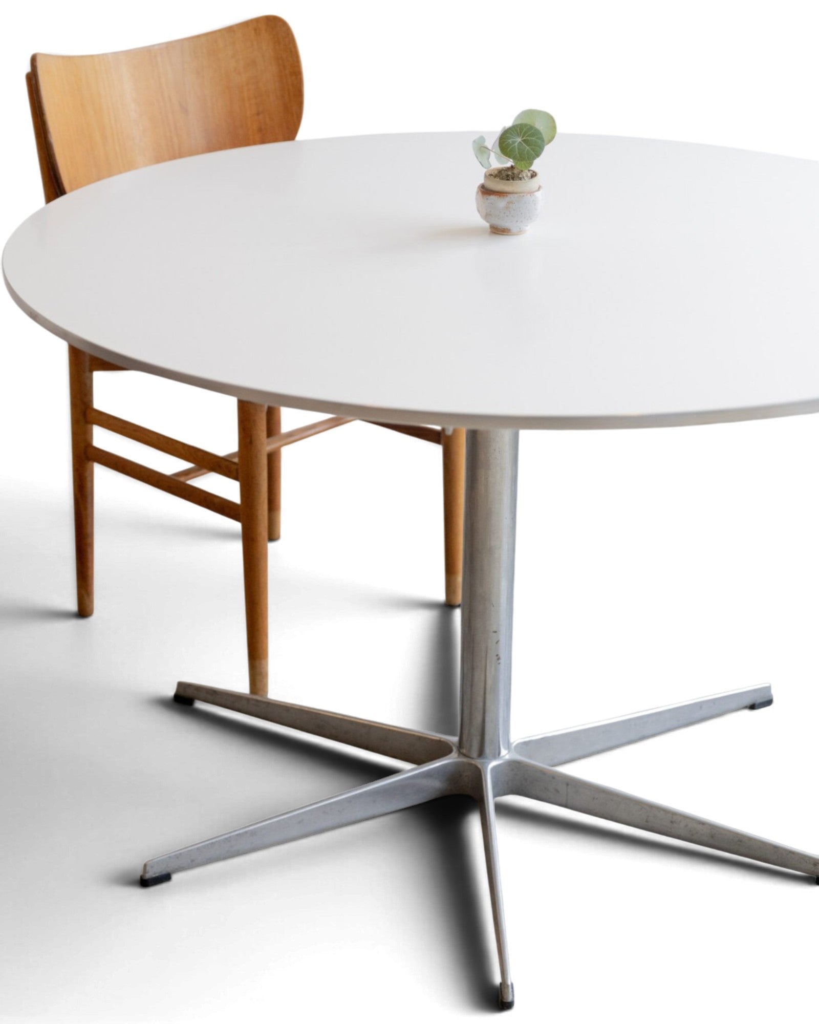Arne Jacobsen A826 Dining Table by Fritz Hansen