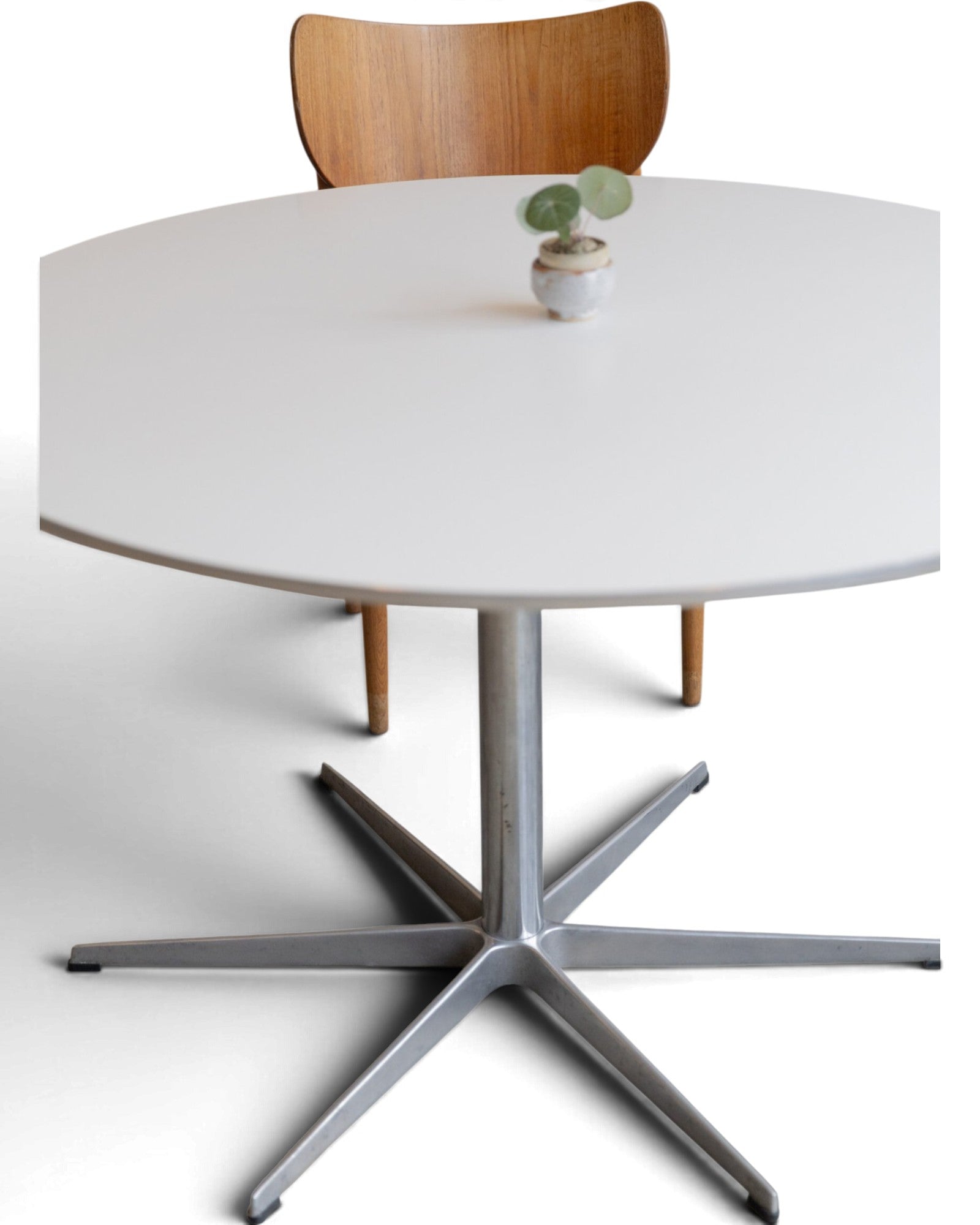 Arne Jacobsen A826 Dining Table by Fritz Hansen