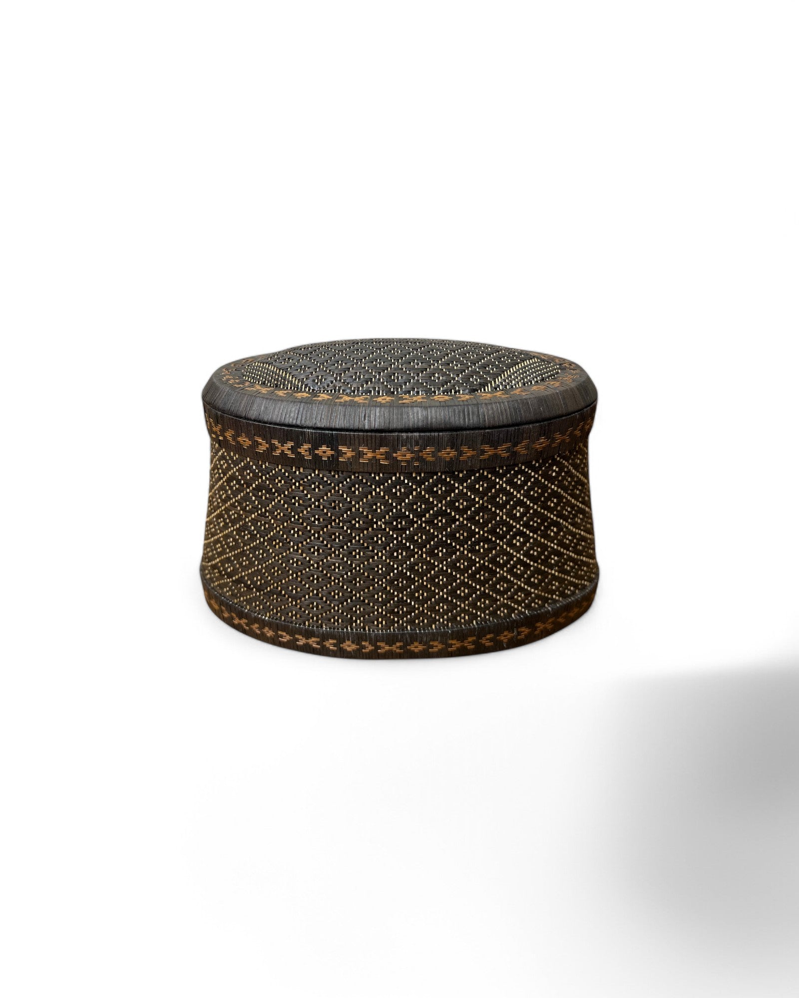 Oval Yan Lipao, South of Thailand Basket, Pattanee, Narathiwas