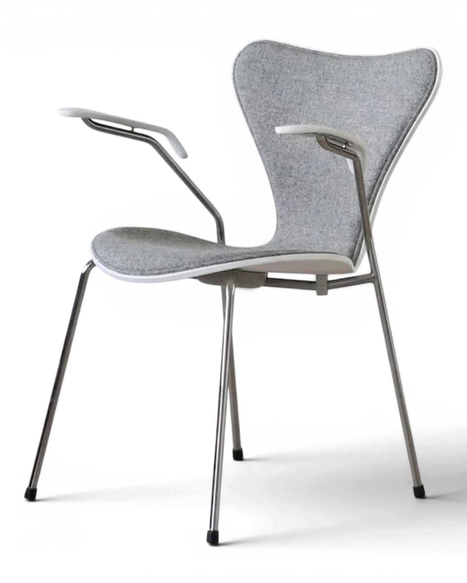 Fritz Hansen Series 7™ Armchair (Model 3207)