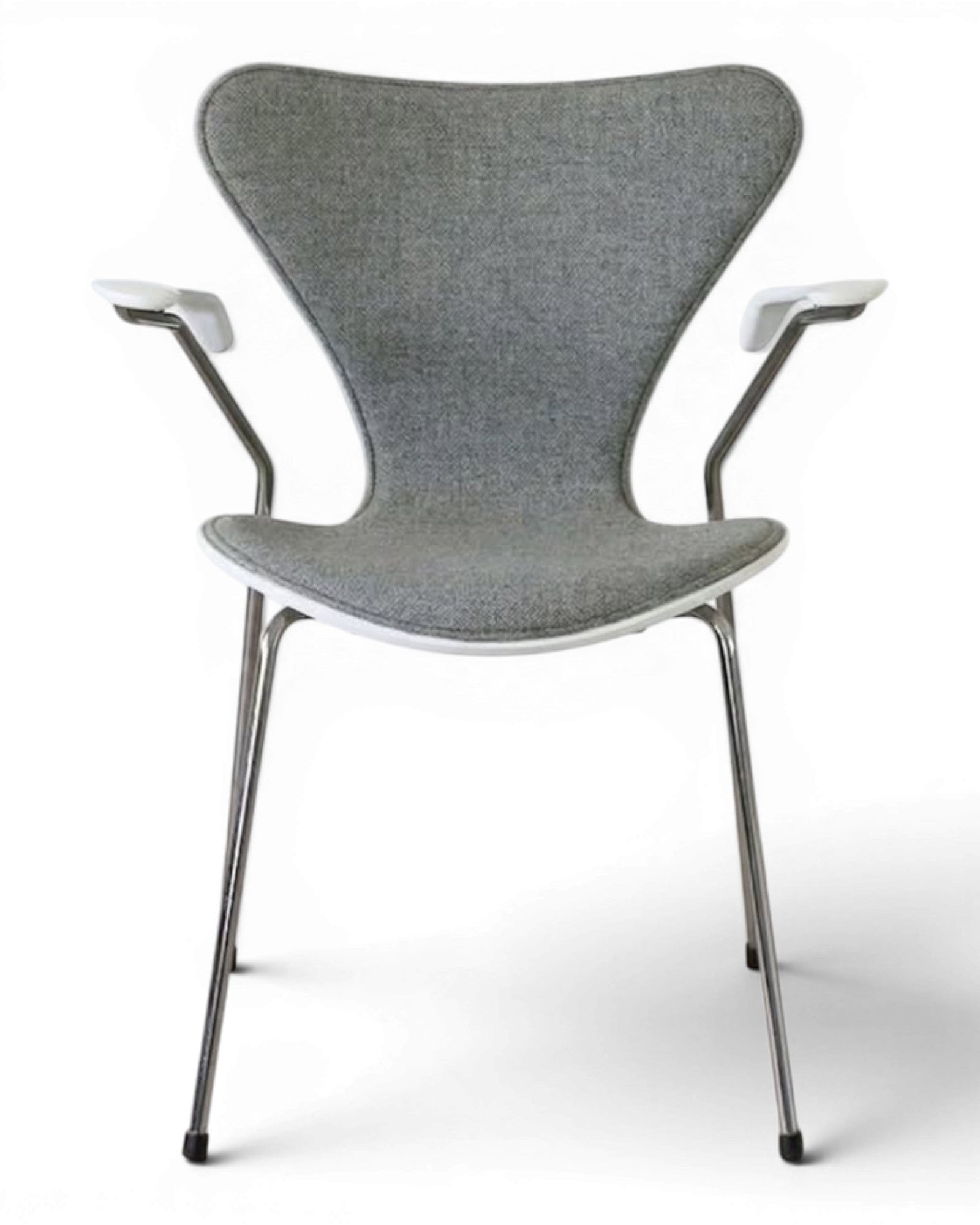 Fritz Hansen Series 7™ Armchair (Model 3207)