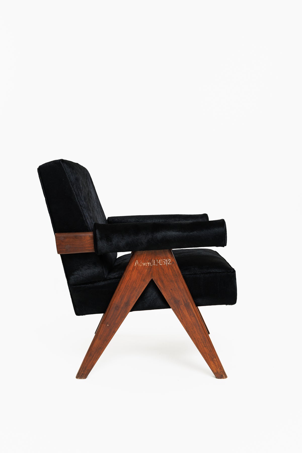 Pierre Jeanneret V-Leg Sofa Set with 2 Armchairs in Black Hide