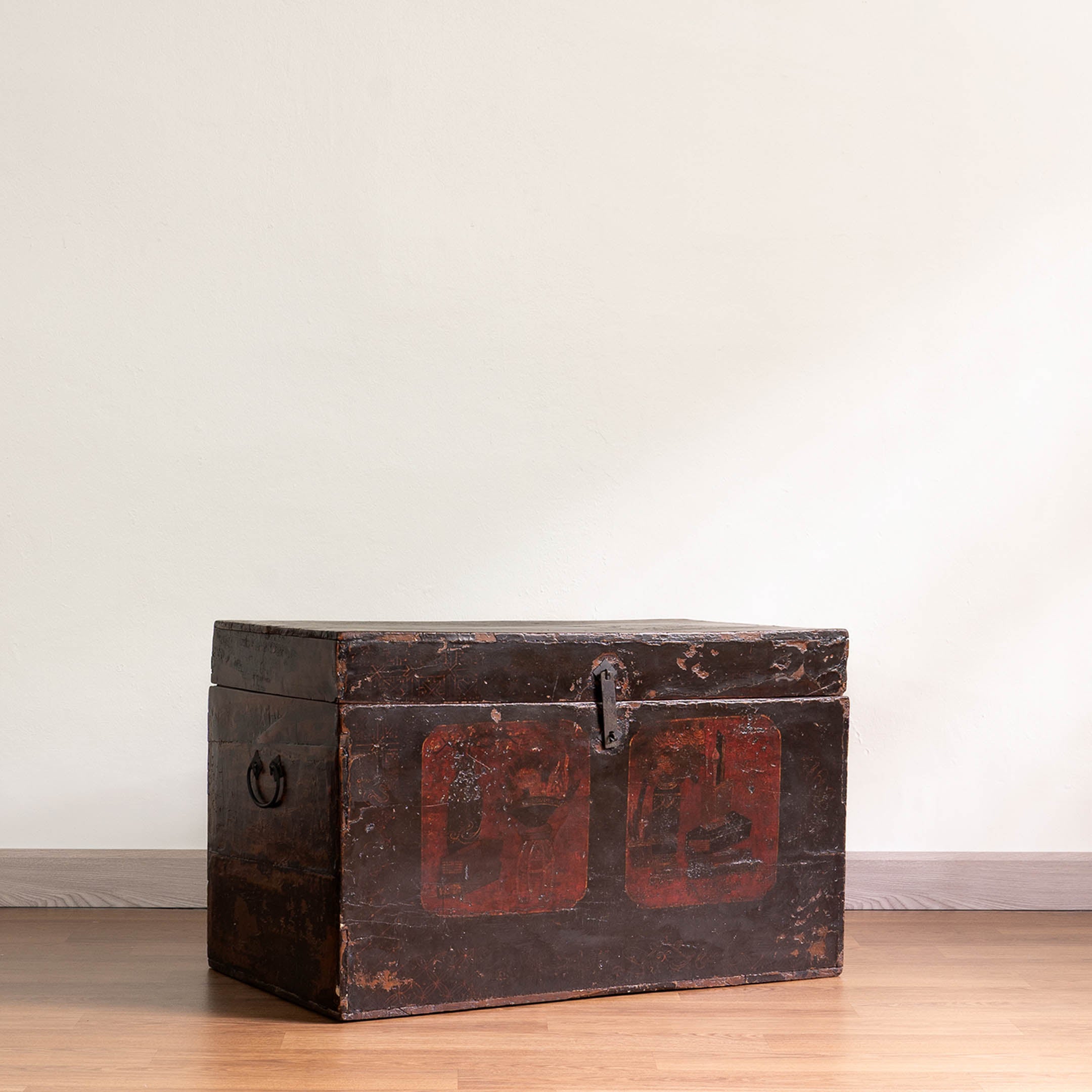 Gangsu Antique Chinese Trunk